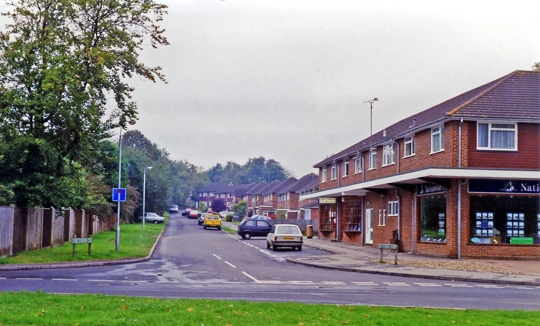 Photo showing: Site of Grange Road station, 1992.
View westward on Station Road in Crawley Down, towards Three Bridges: ex-LB&SCR Three Bridges - East Grinstead lin. The station and line were closed entirely from 2/1/67.