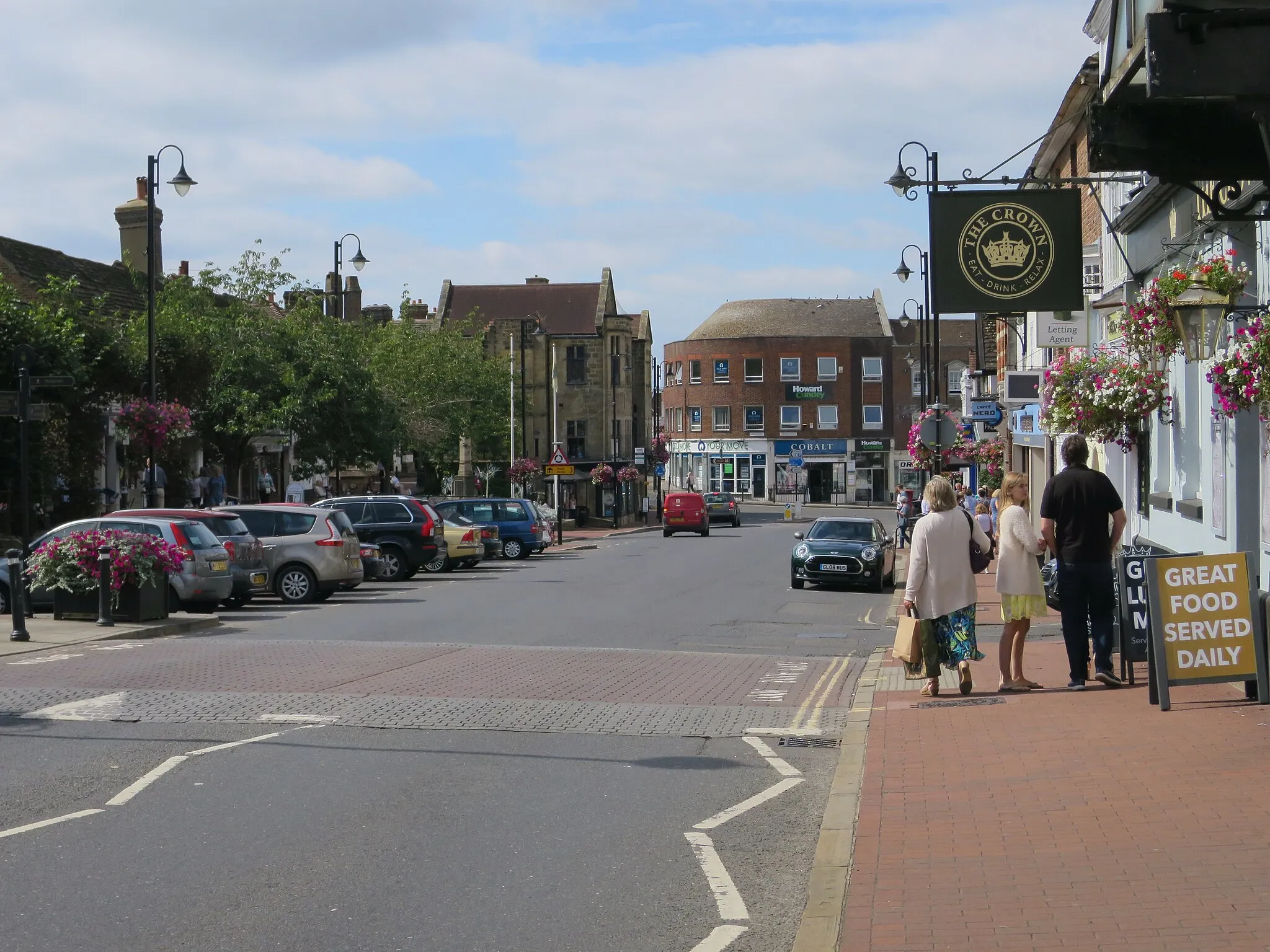 Photo showing: High Street