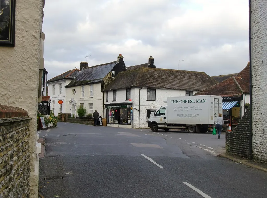 Photo showing: The Square, Findon