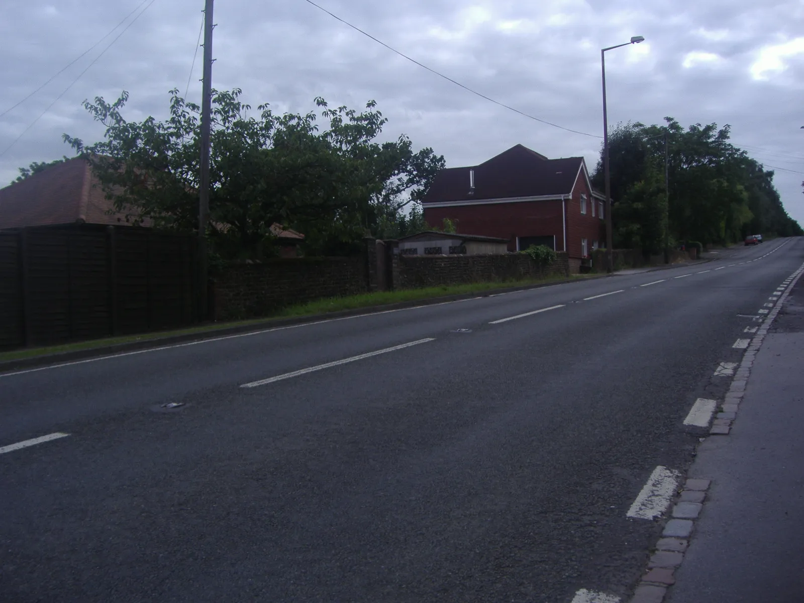 Photo showing: London Road, Rake