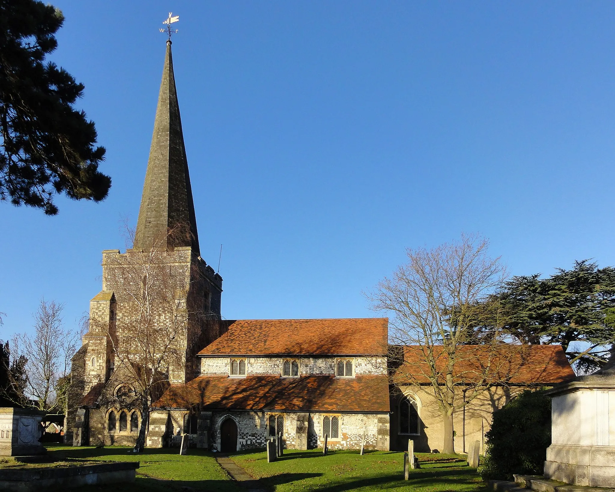 Photo showing: Parish church of St Mary the Virgin, Stanwell, Middlesex, seen from the south