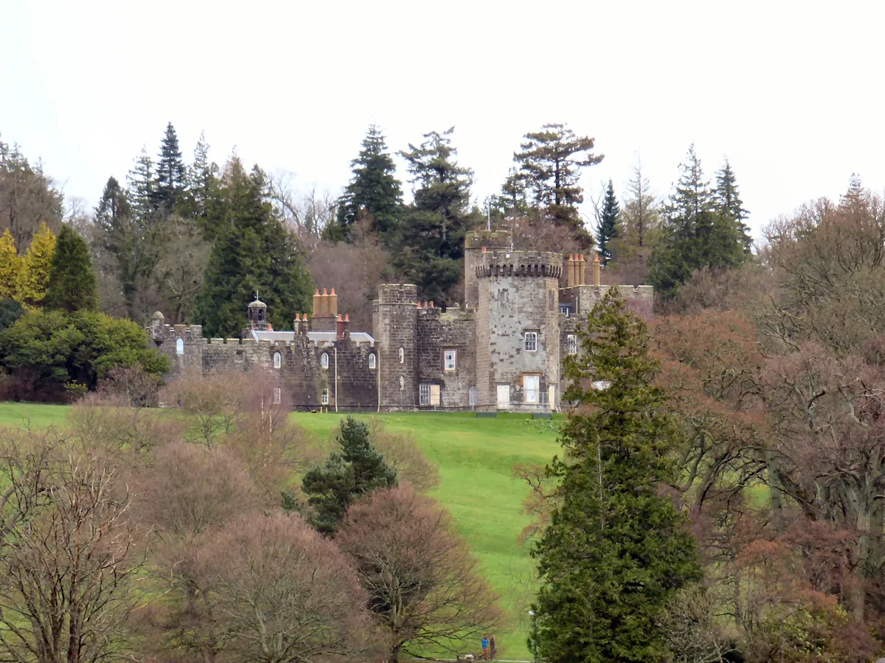 Photo showing: Balloch Castle