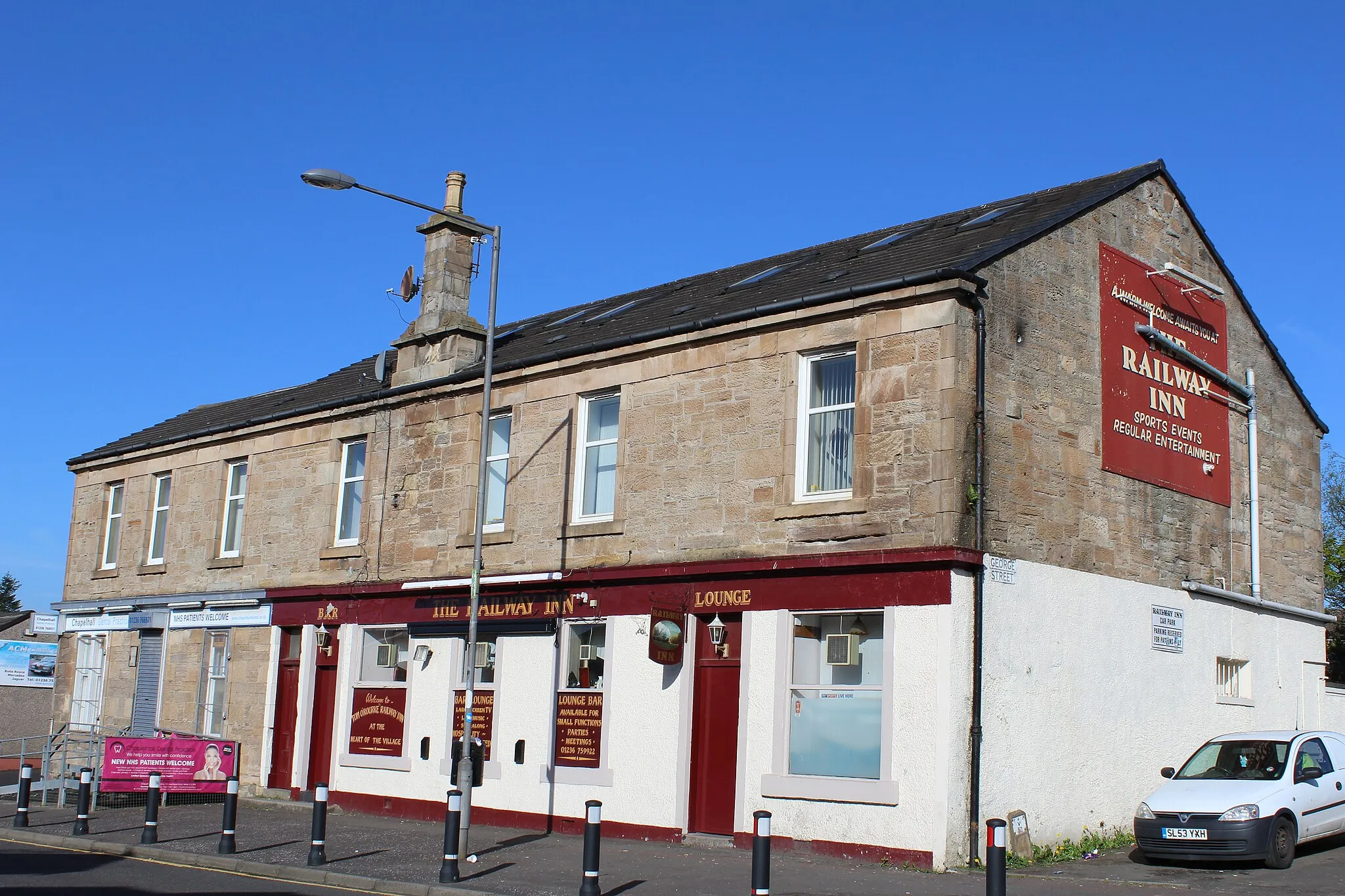 Photo showing: The Railway Inn, Lauchope Street, Chapelhall