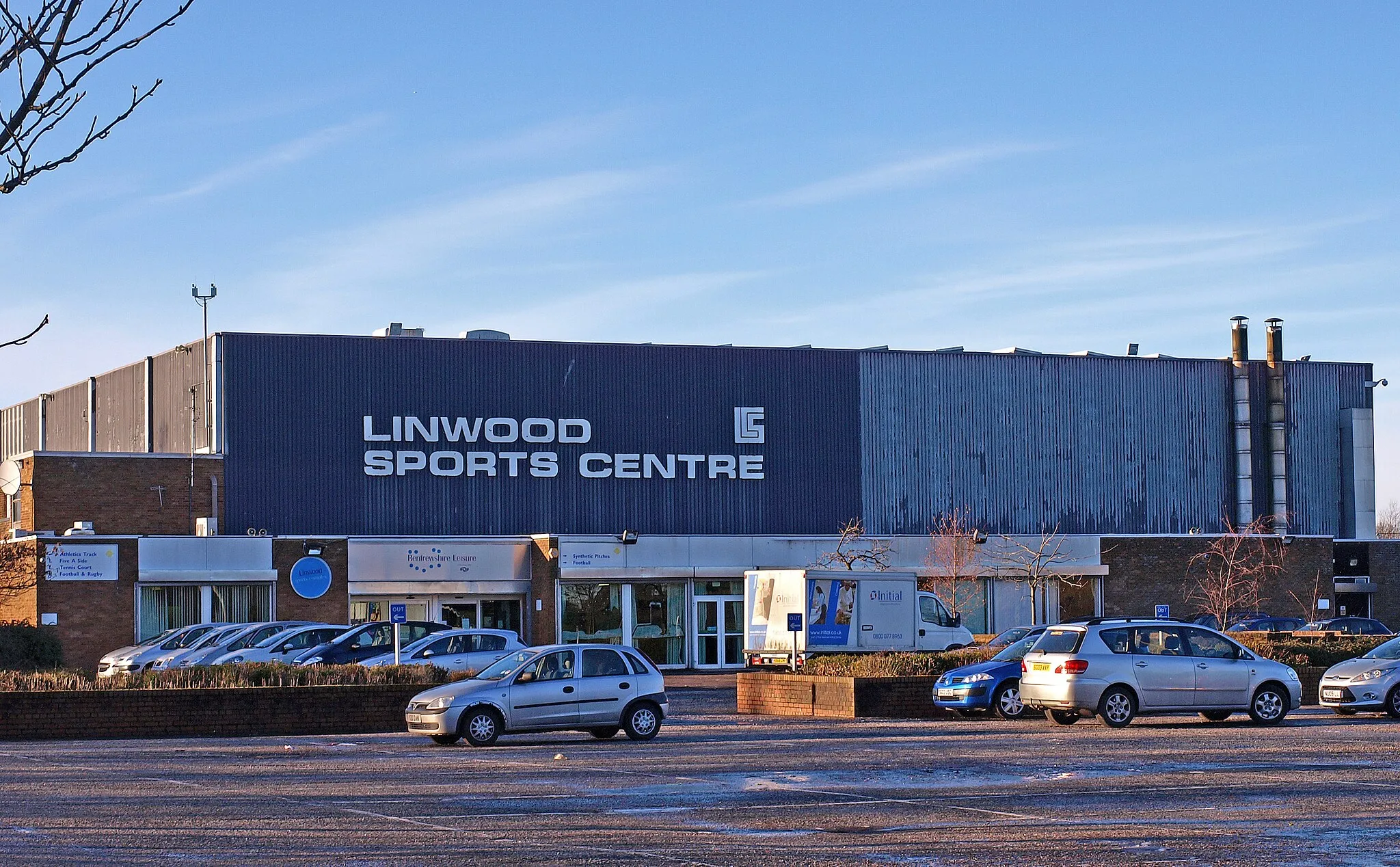 Photo showing: Linwood Sports Centre