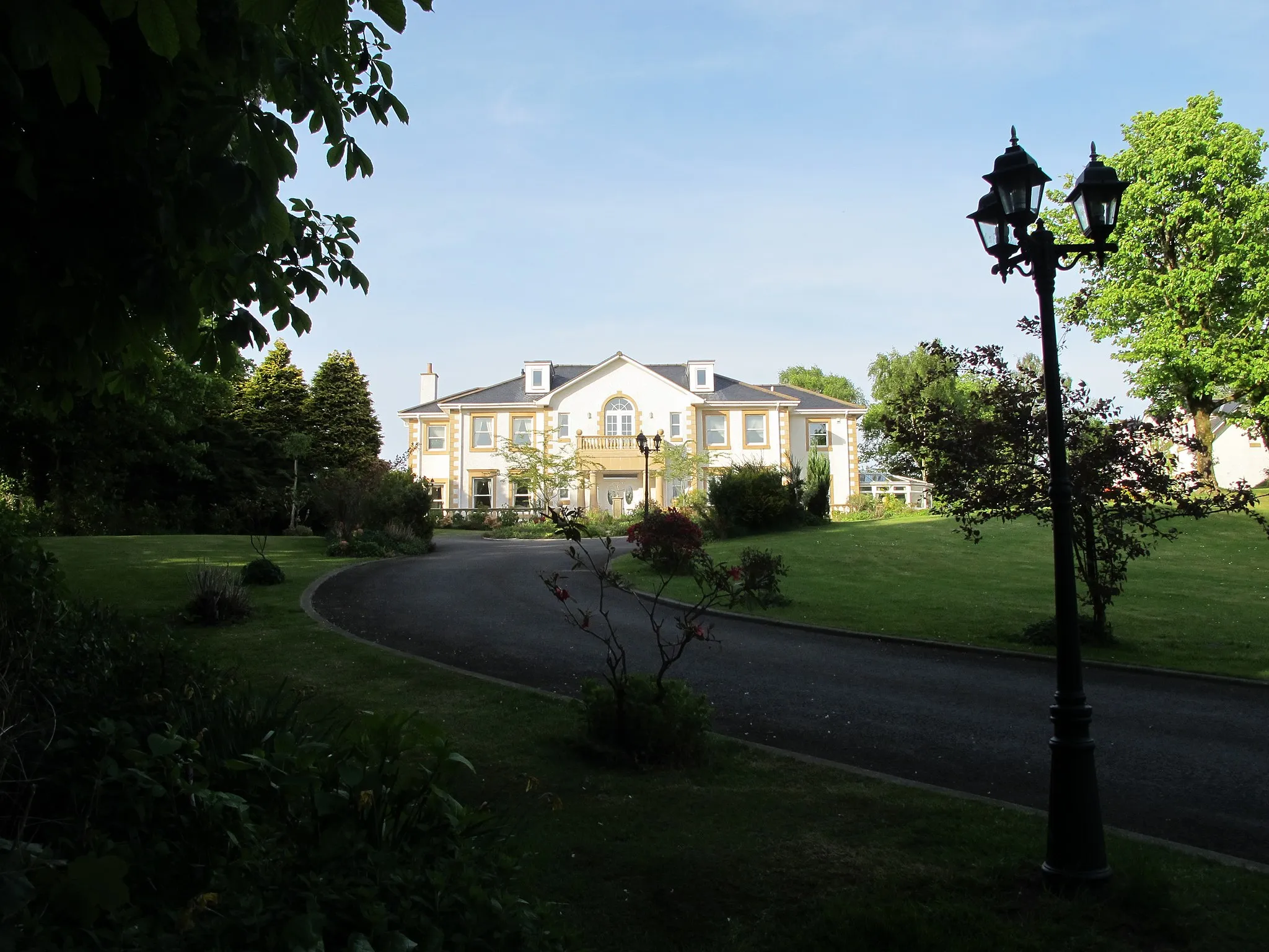 Photo showing: Pollok Castle, built 2003