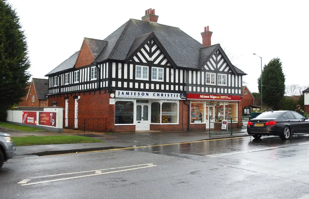 Photo showing: Offices on the corner of Kenilworth Road and Station Road, Balsall Common, near Solihull