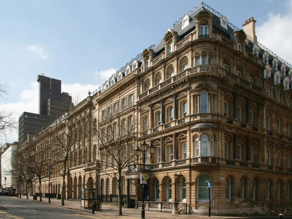 Photo showing: 55 Colmore Row, Birmingham, England, on the corner of Church Street.