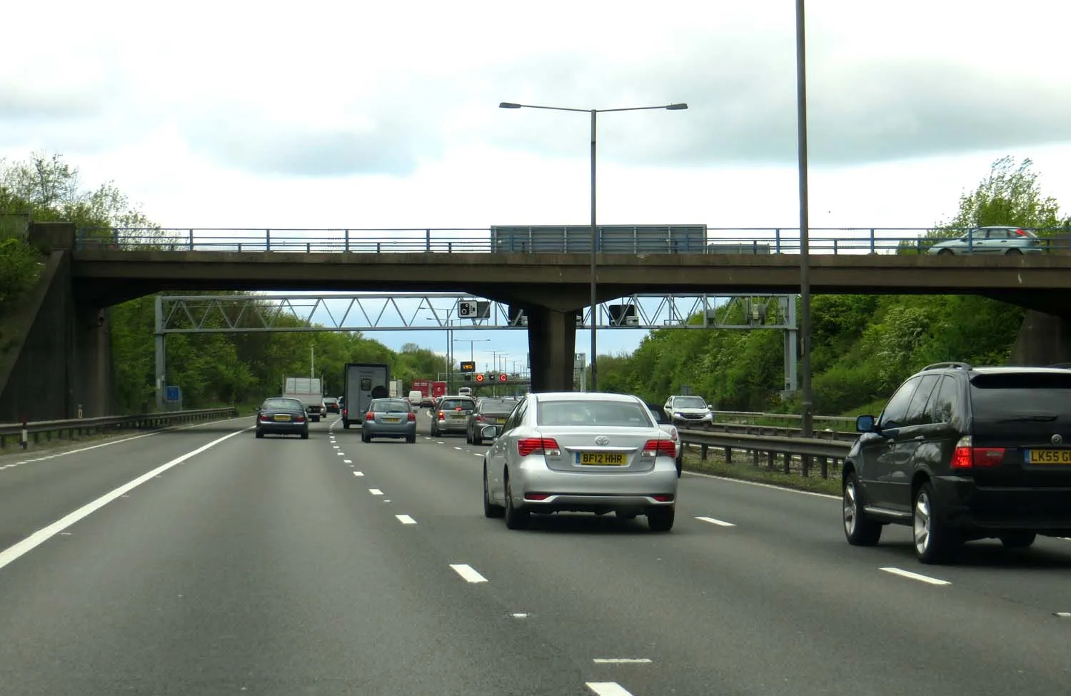 Photo showing: Birmingham Road crosses the M6