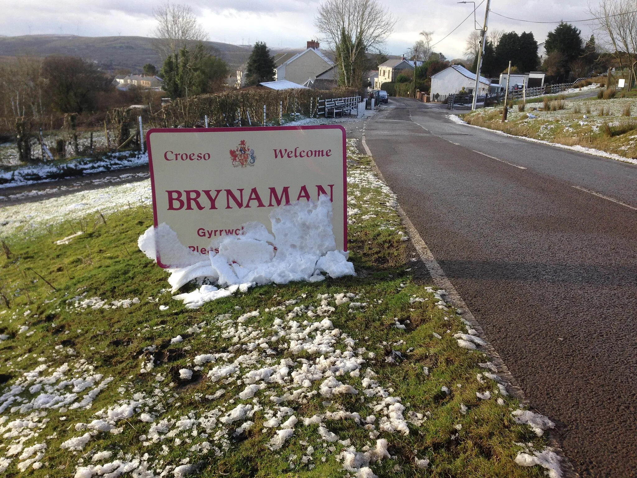 Photo showing: Brynamman from Brecon Beacons