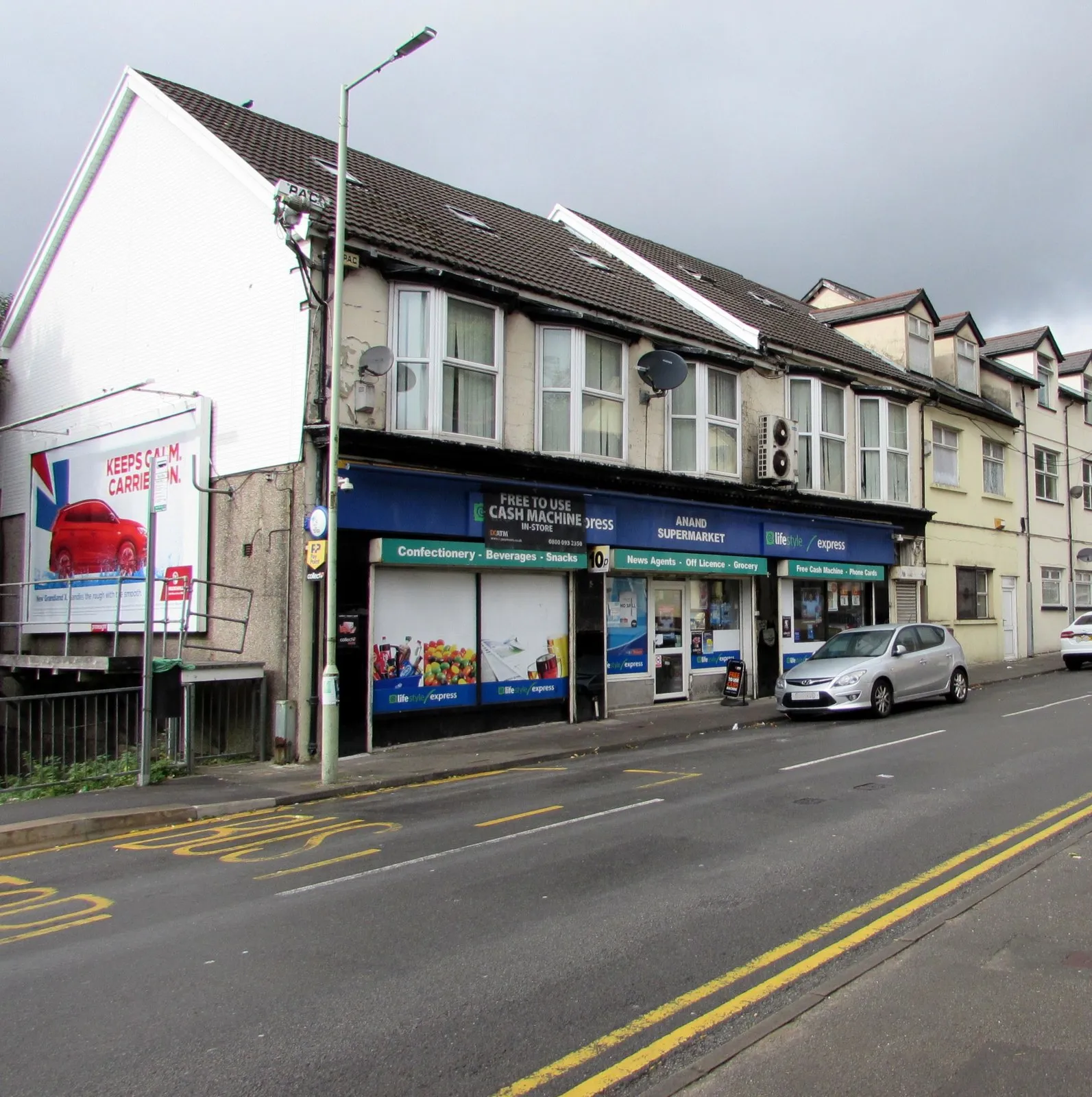 Photo showing: Anand Supermarket, Ystrad Road, Pentre