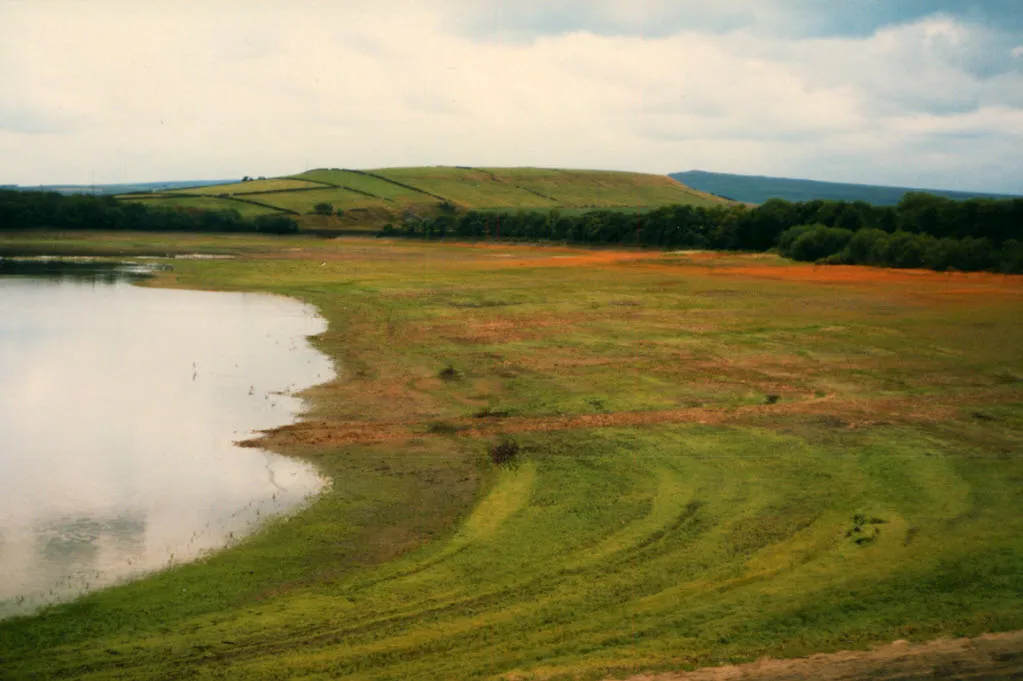 Photo showing: West side of Blackmoorfoot Reservoir