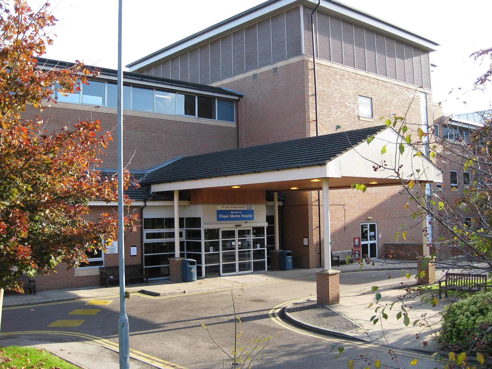 Photo showing: Chapel Allerton Hospital, Leeds.  Main Entrance