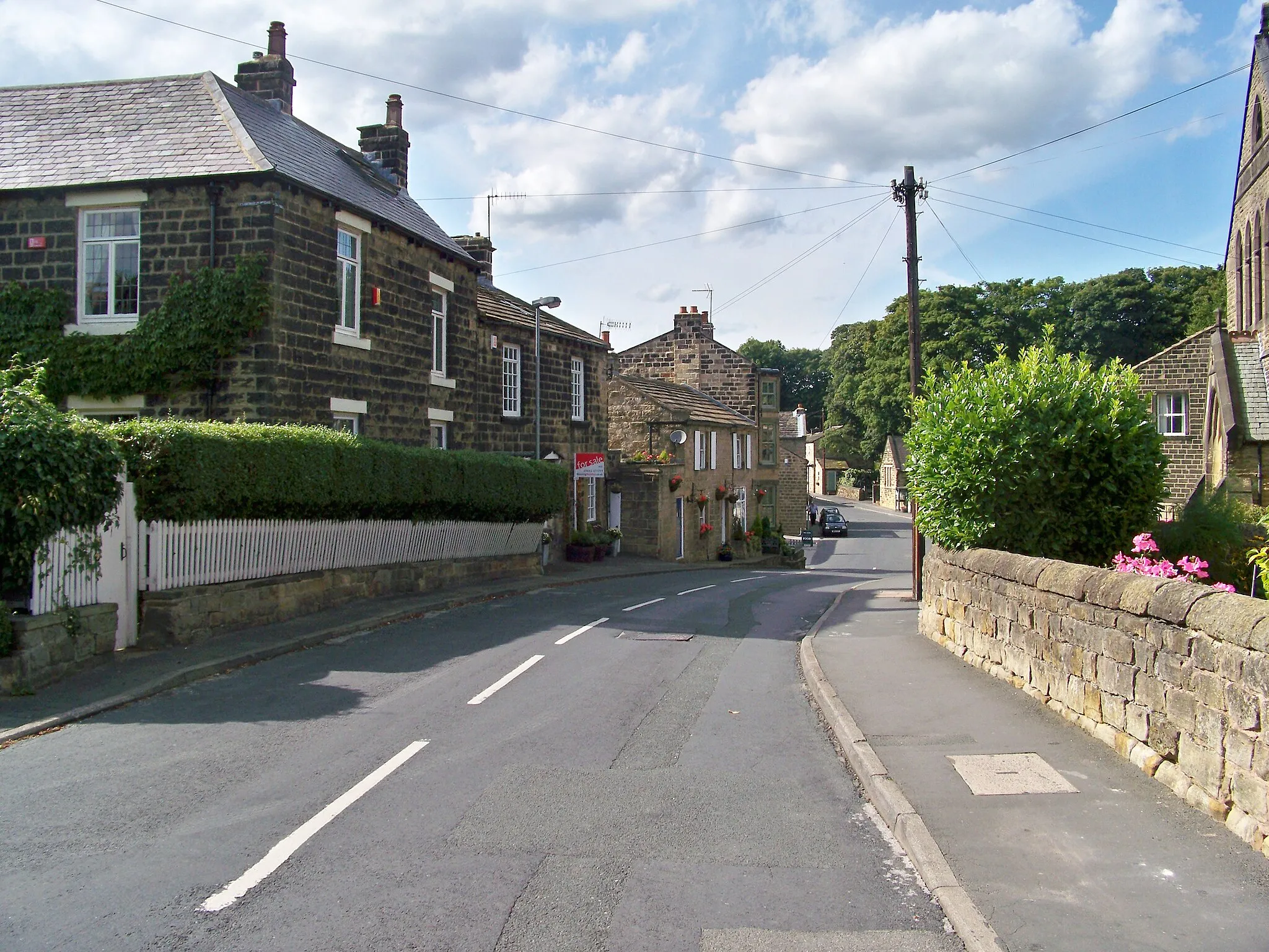 Photo showing: Main Street, Menston, West Yorkshire looking West.  The photograph was taken on the afternoon of Saturday 22nd August 2009.