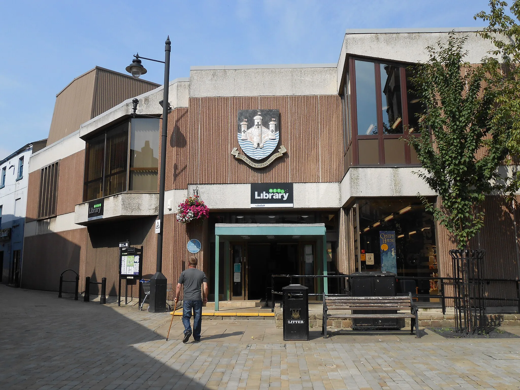 Photo showing: Pontefract Library, West Yorkshire, England.