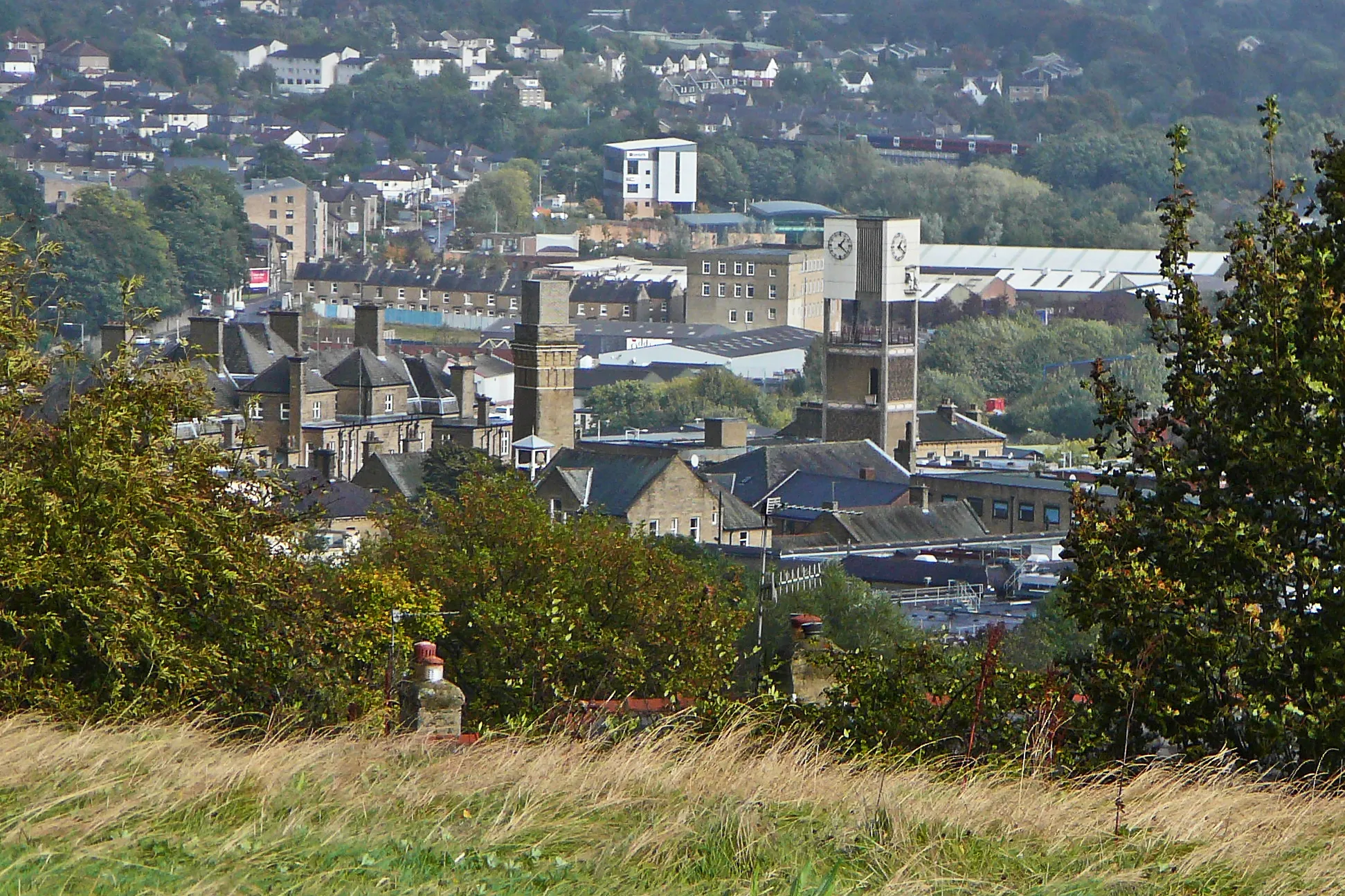 Photo showing: An overview of Shipley, Bradford, West Yorkshire taken on Saturday the 3rd of October 2009.