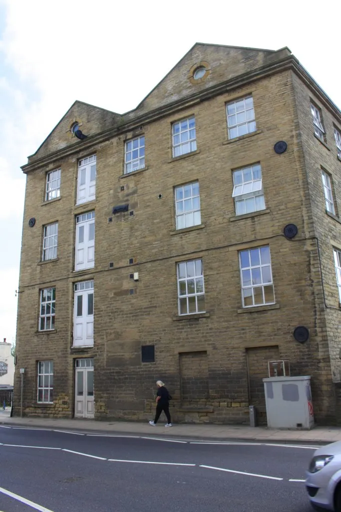 Photo showing: Photograph of Carlton Mill, Sowerby Bridge, Calderdale, West Yorkshire, England