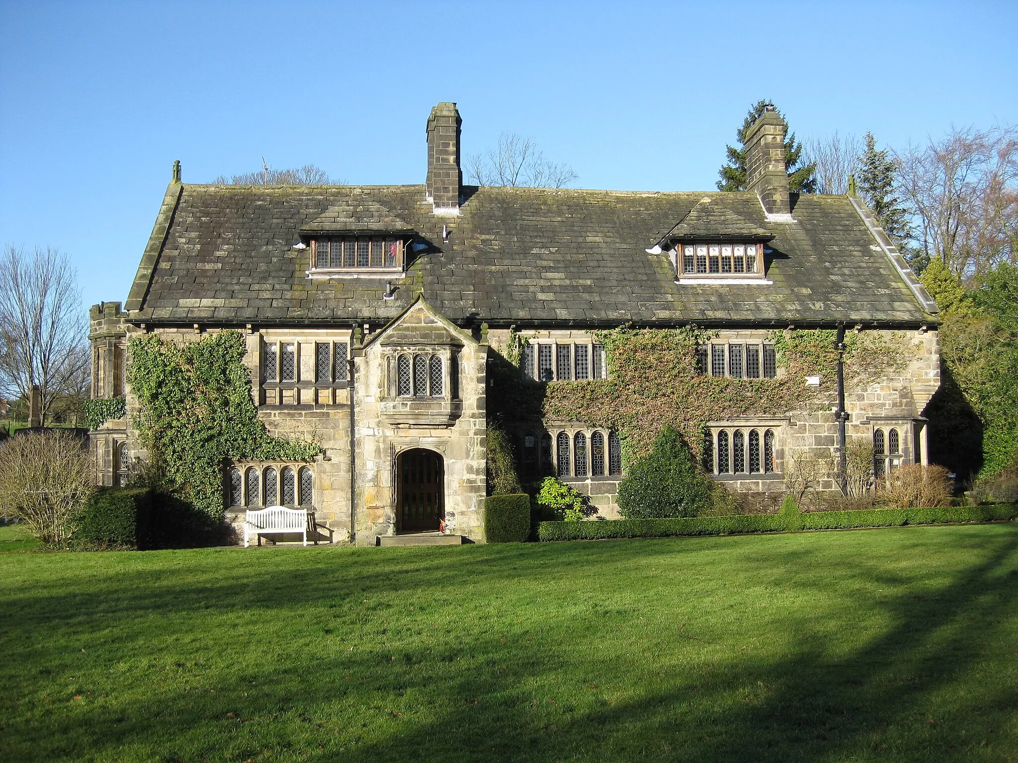 Photo showing: Low Hall, Gill Lane, Yeadon. Grade II listed building on  a former 17th century farmhouse (with a datestone "W S 1658"), remodelled in the 19th century, of coursed sandstone and slate roof. Built 1624