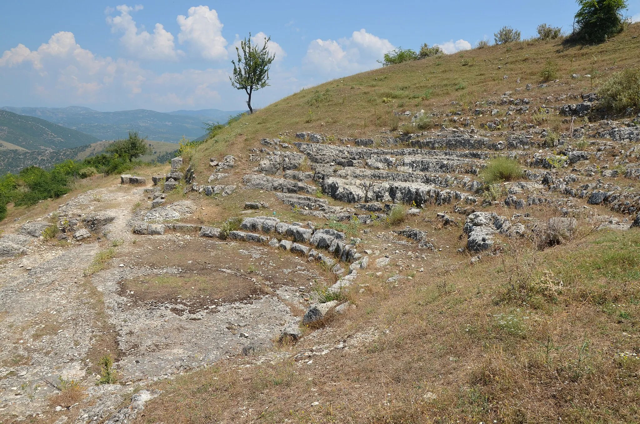 Photo showing: The Greek Theatre of Nikaia built in the 3rd century BC, it had a capacity of approximately 900 spectators, Illyria