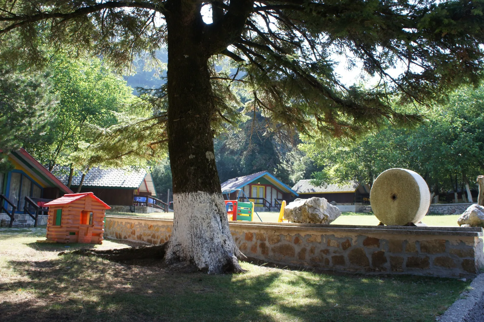 Photo showing: LLOGARA