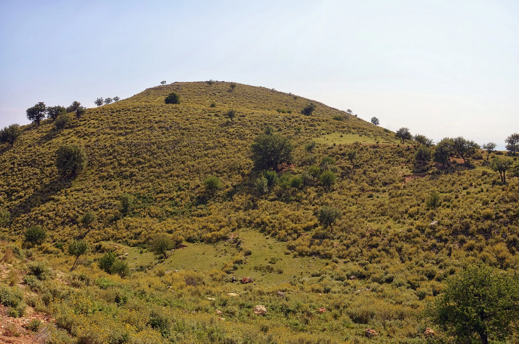 Photo showing: The site of the late bronze age fortified settlement Badhër, Himarë, Albania