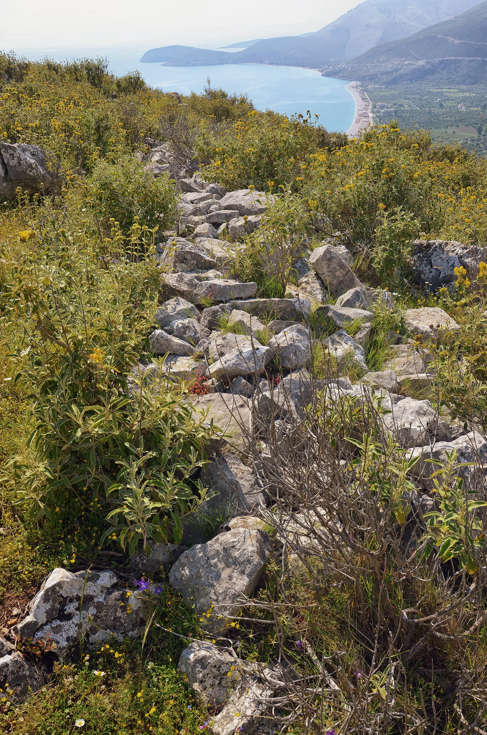 Photo showing: The ruins of the late bronze age fortified settlement Badhër, Himarë, Albania