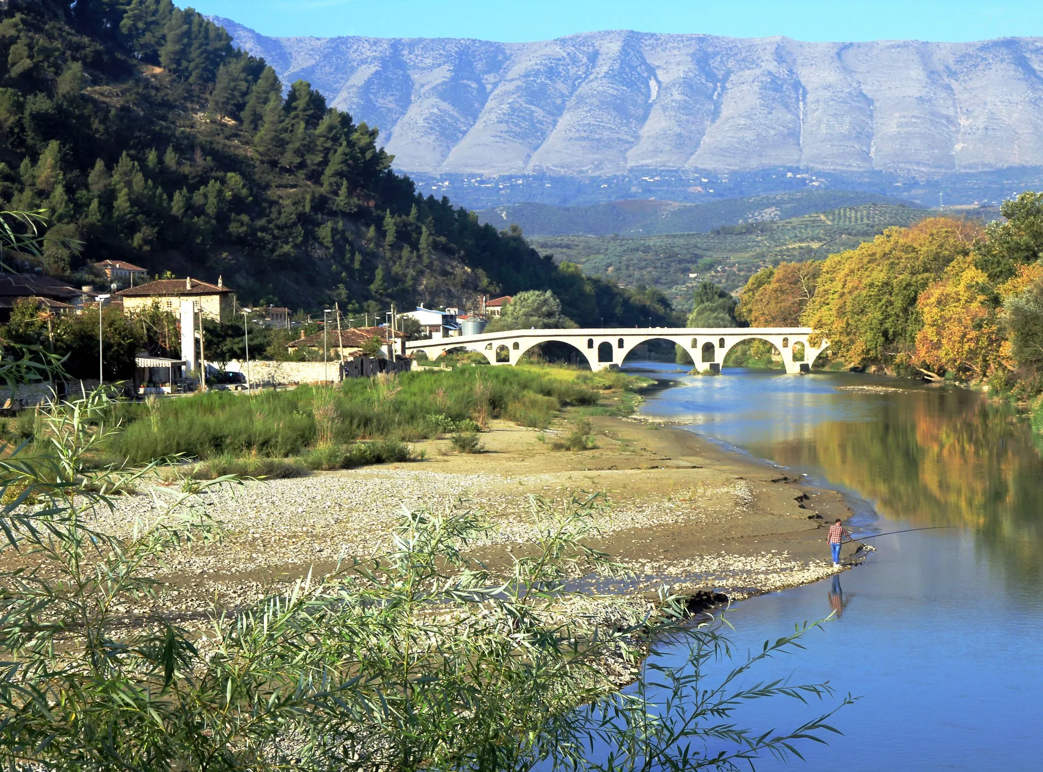 Photo showing: The Gorica Bridge over the river Osum in the town Berat, central Albania, September 2018