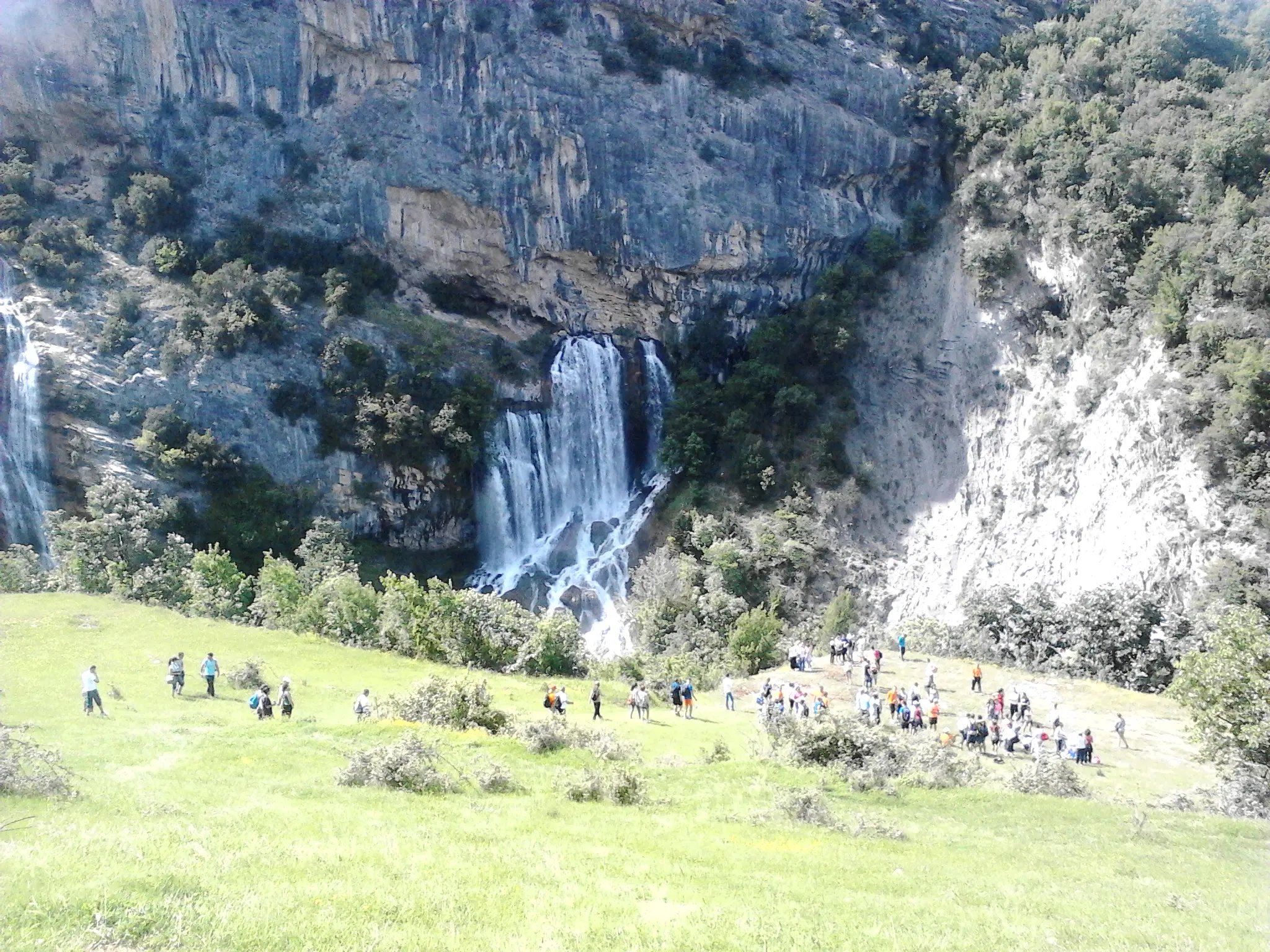 Photo showing: Ujëvara e Sotirës në Gramsh, Elbasan, Shqipëri. English: Sotira Waterfall located in Gramsh, Elbasan, ALbania.

Disclaimer: I took this photo as part of a hiking trip with AST Elbasani Hiking Agency. Other participants took some of the photos and shared on their profiles. So this photo can be found also on facebook or website of the agency.