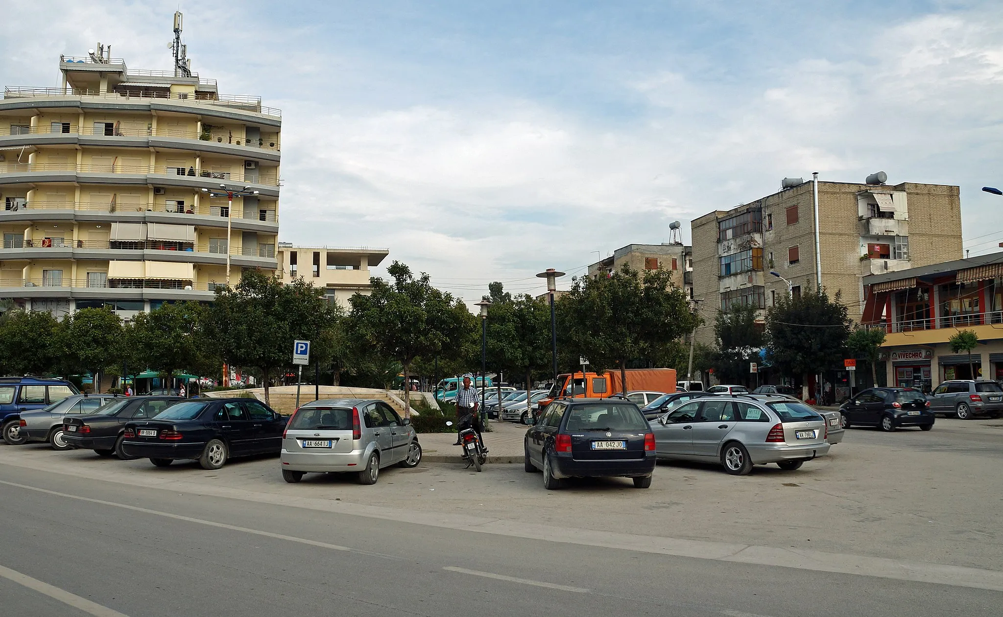 Photo showing: City center of Ura Vajgurore, Albania