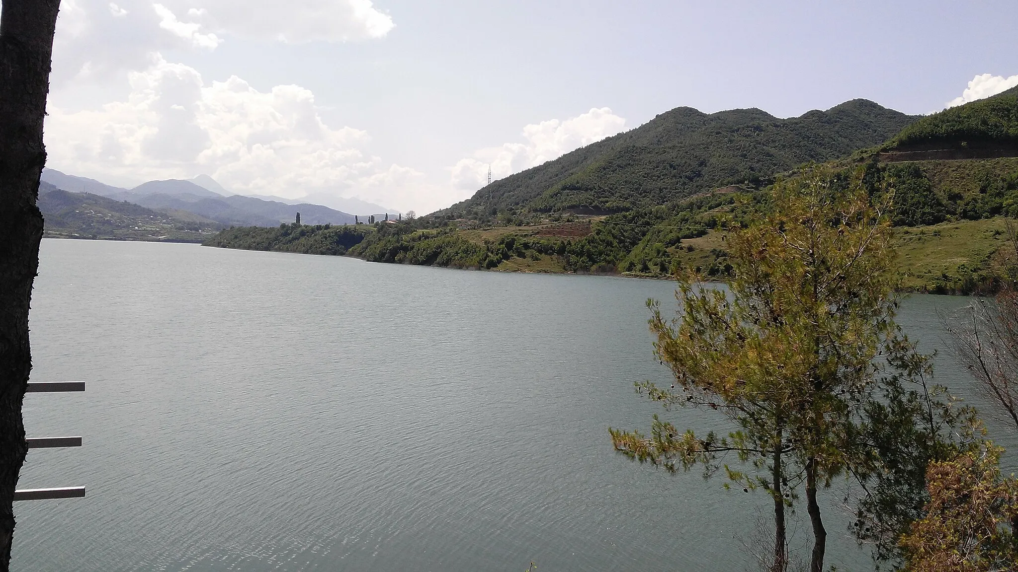 Photo showing: Banja lake, Gramsh, Albania.