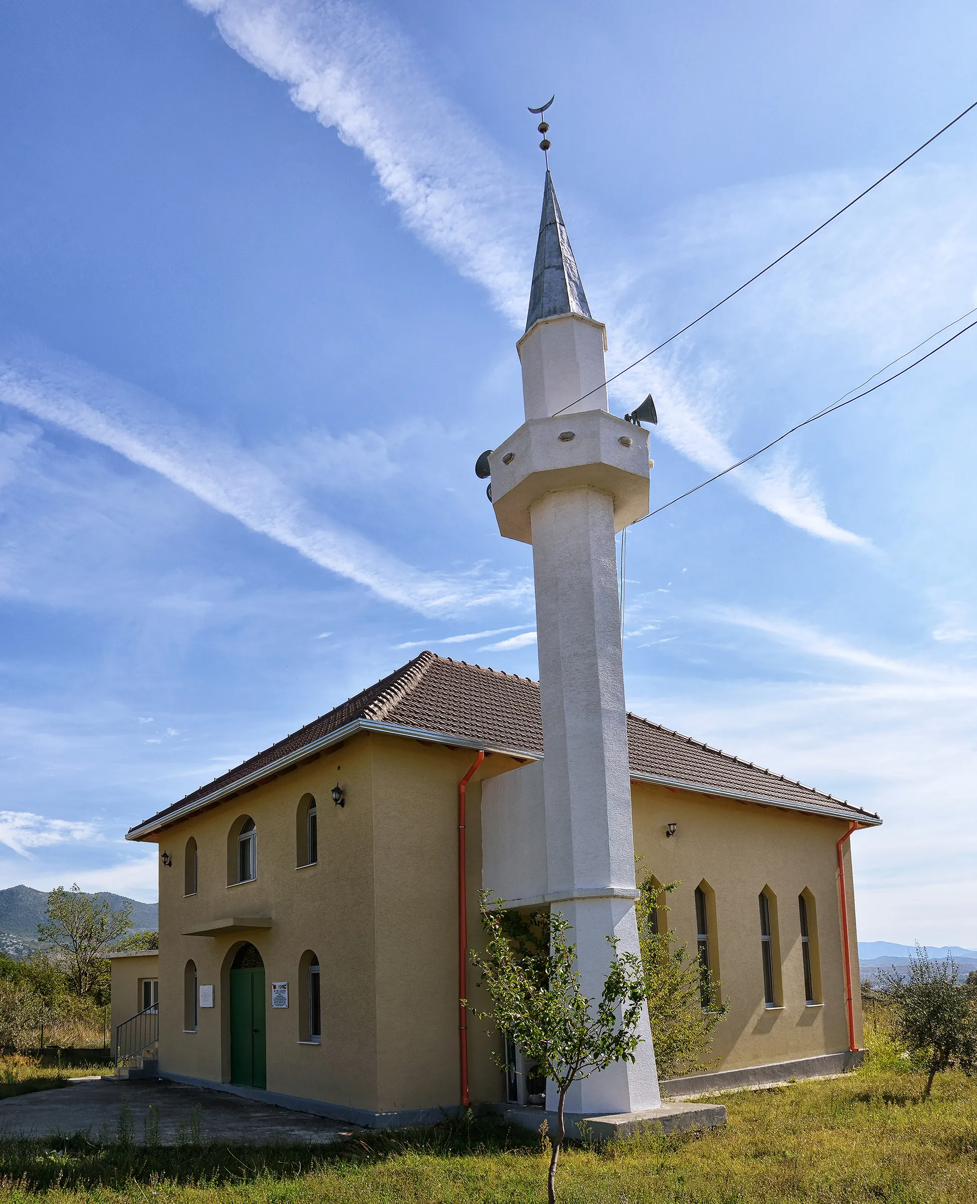 Photo showing: Mosque in Gruemirë, Albania