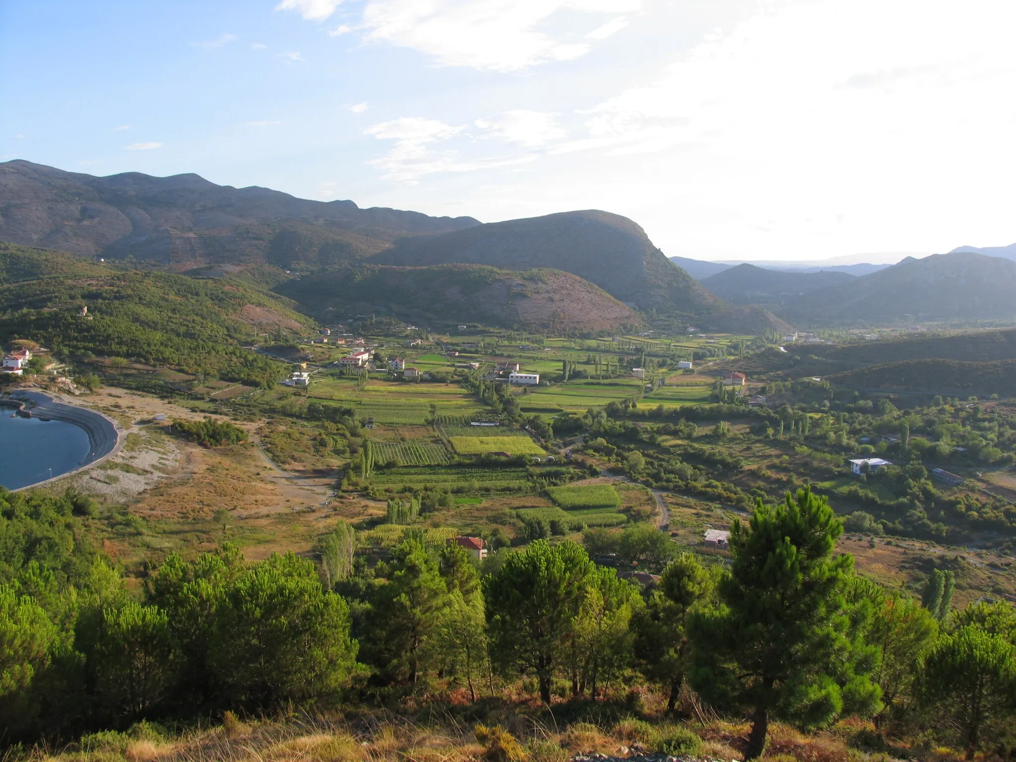 Photo showing: Un panorama di Rragam