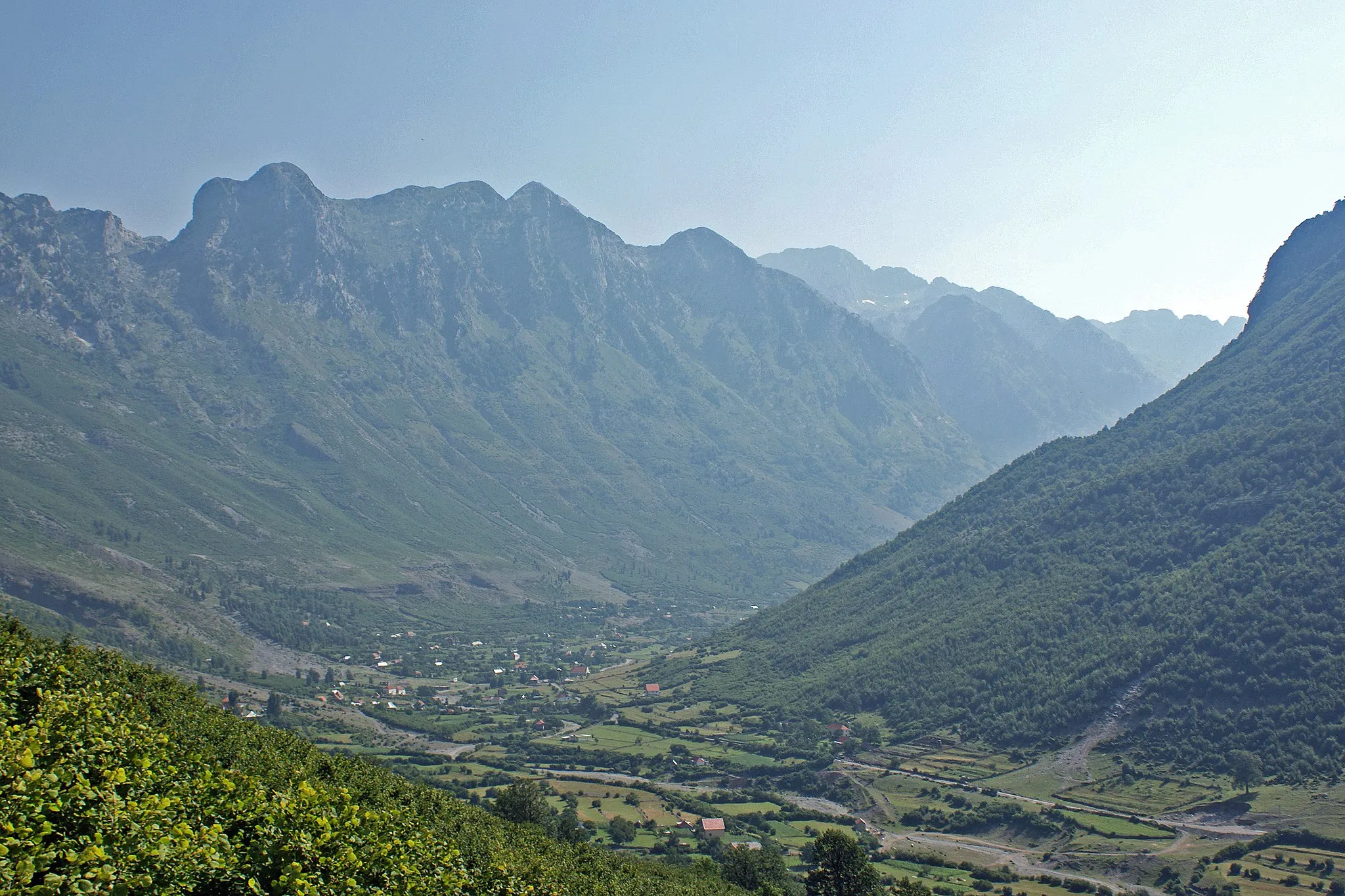 Photo showing: Village Boga in Shkrel, Albanian Alps (Malësia e Madhe) – Bjeshkët e Namuna