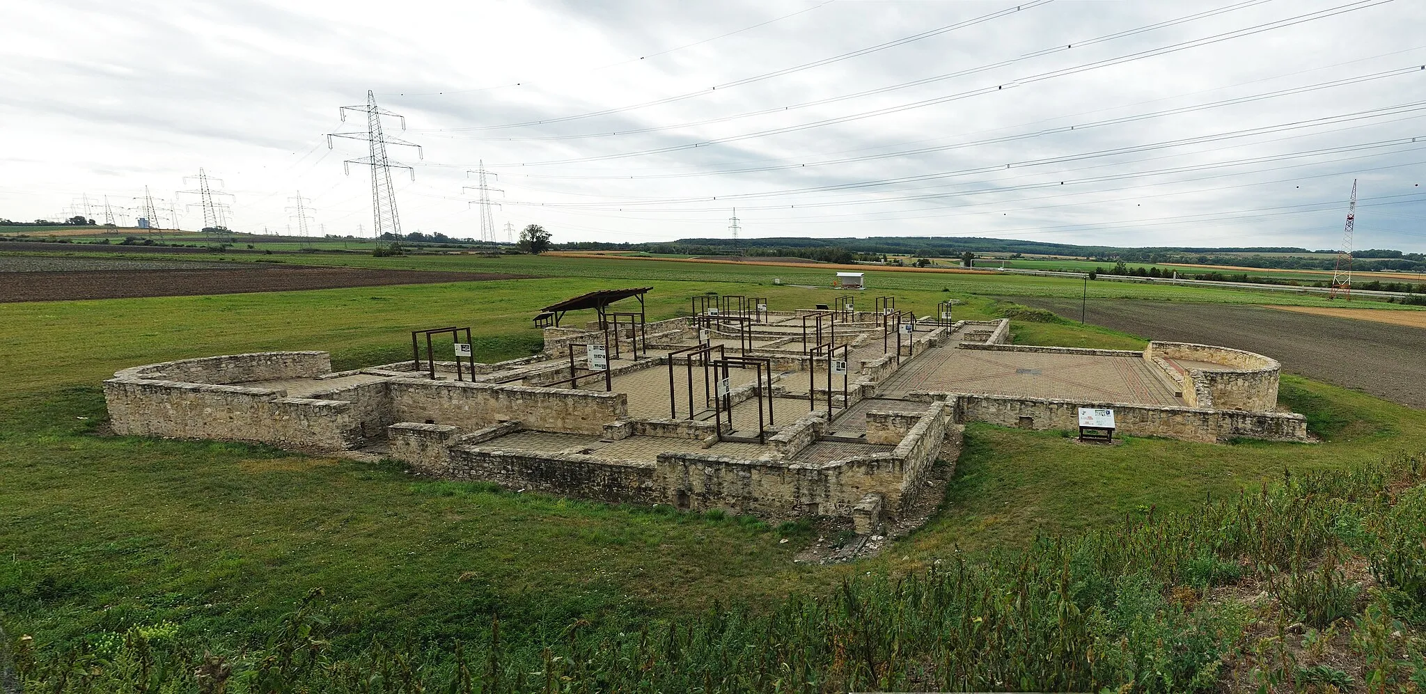 Photo showing: Roman ruin near Bruckneudorf, Burgenland, Austria