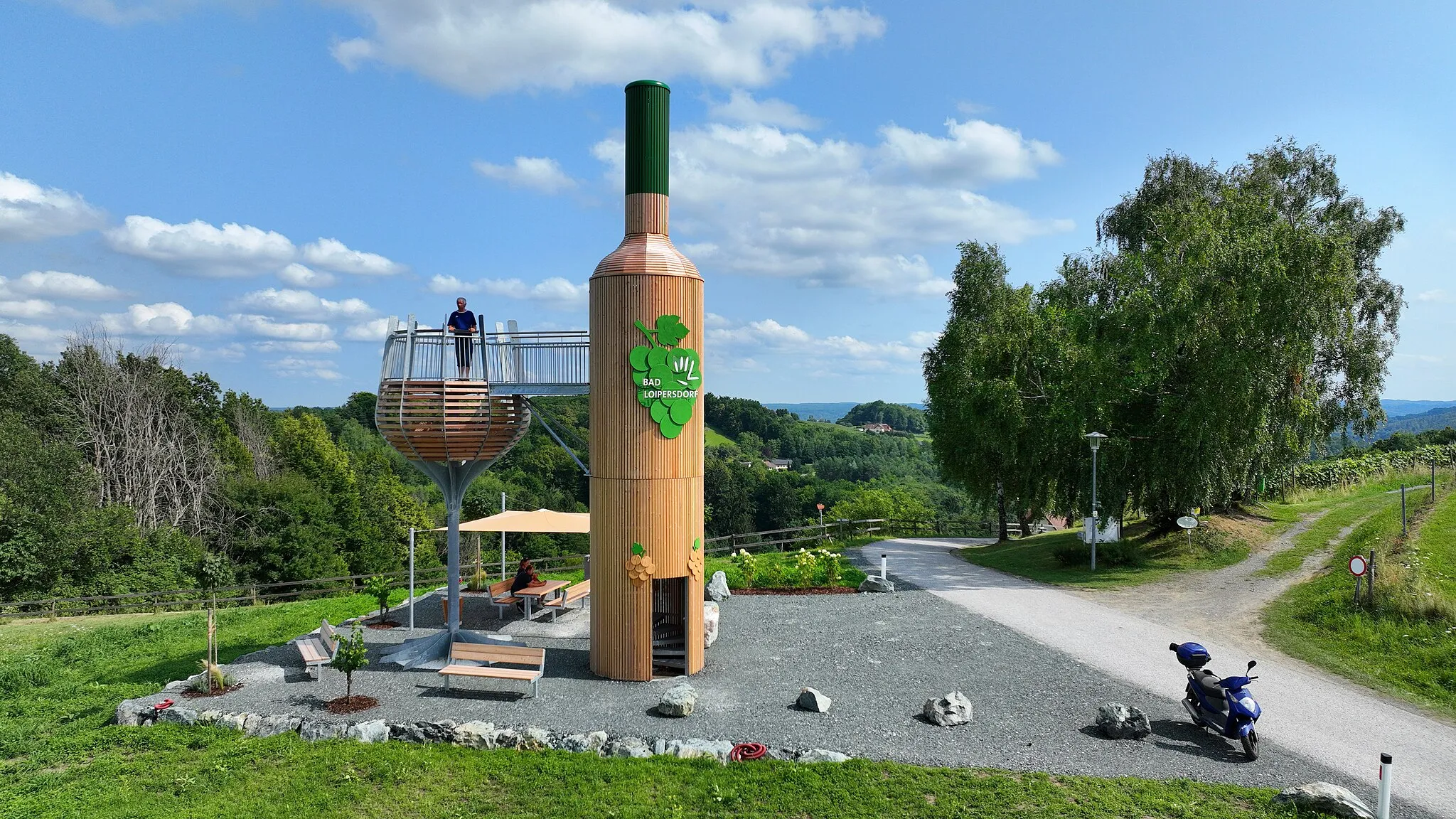 Photo showing: Observation tower in the form of a wine bottle and wine glass in Bad Loipersdorf.