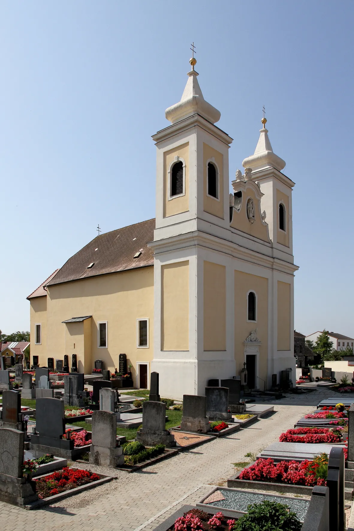 Photo showing: Die kath. Pfarrkirche hl. Florian in der burgenländischen Gemeinde Winden am See.