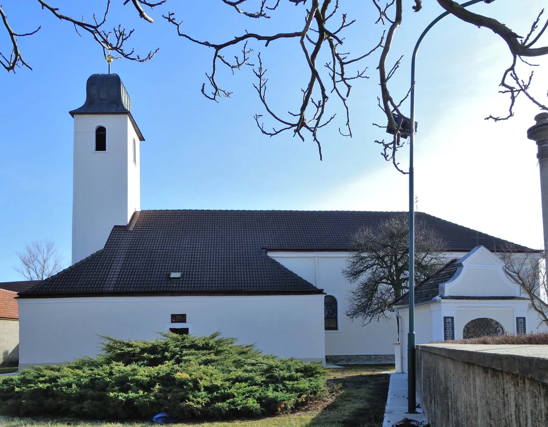 Photo showing: Catholic parish church in Hollern, Municipality Rohrau, Lower Austria, Austria