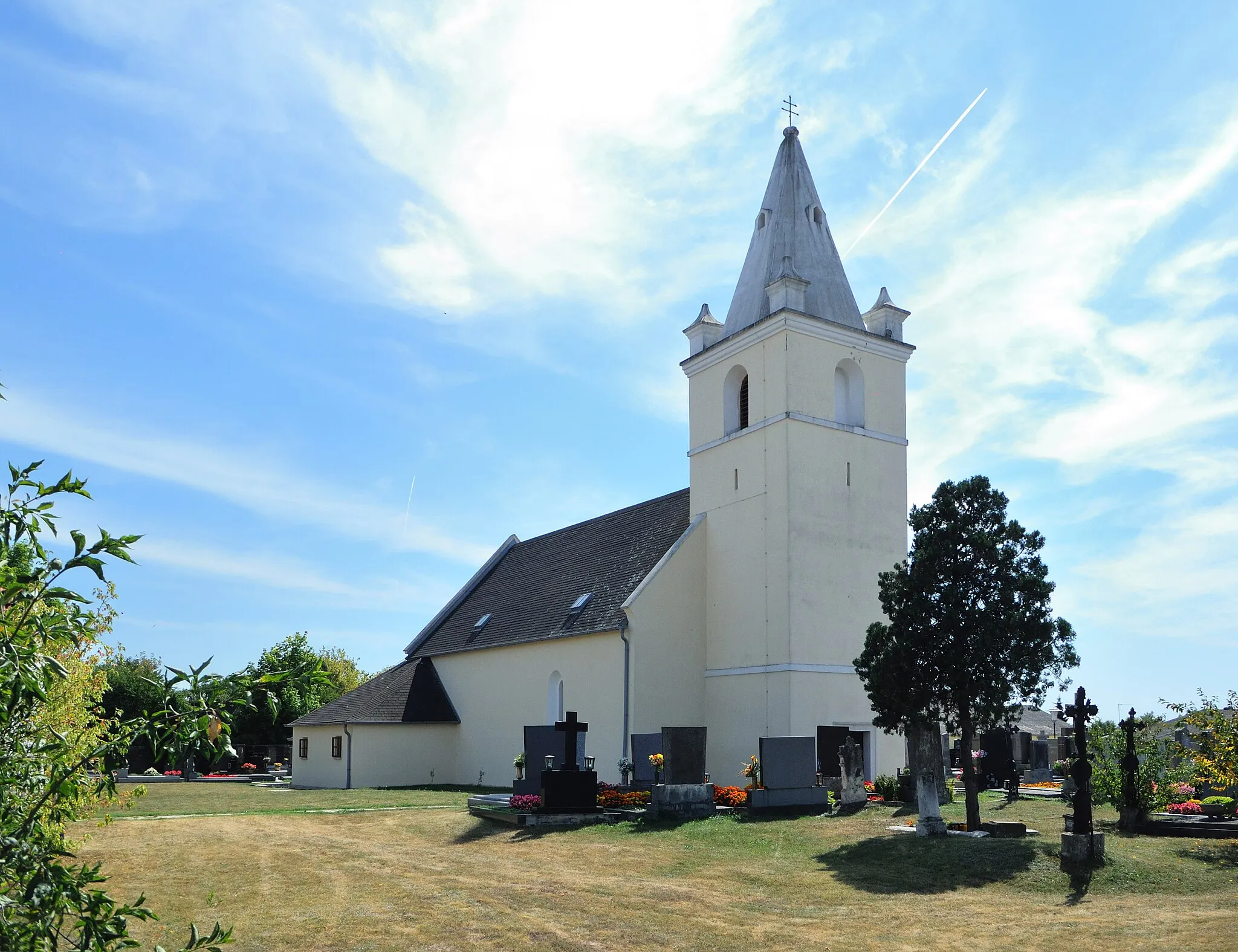 Photo showing: Church in Neudorf near Parndorf, Burgenland, Austria