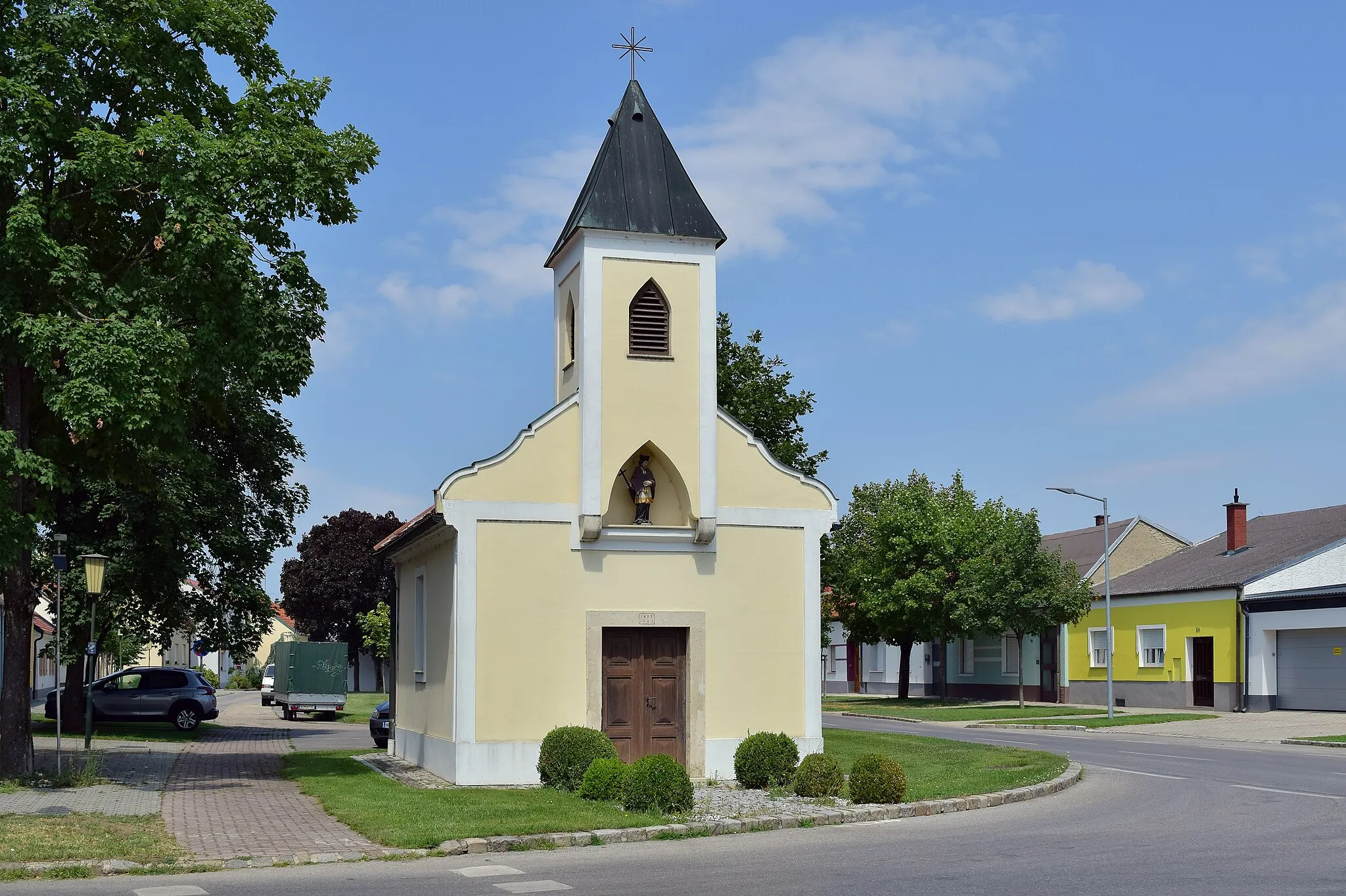 Photo showing: Ortskapelle hl. Johannes Nepomuk