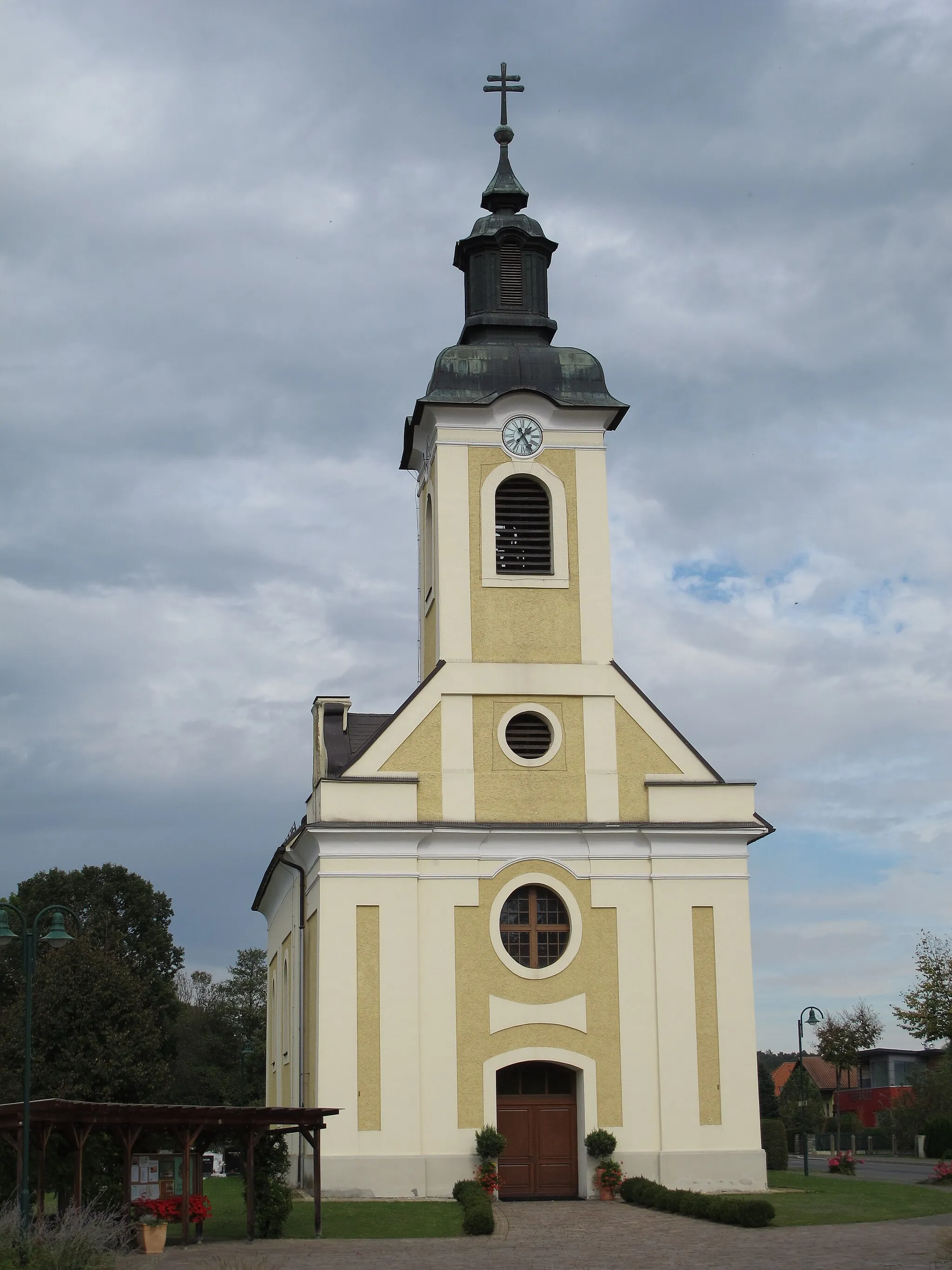 Photo showing: parish church Königsdorf, Burgenland