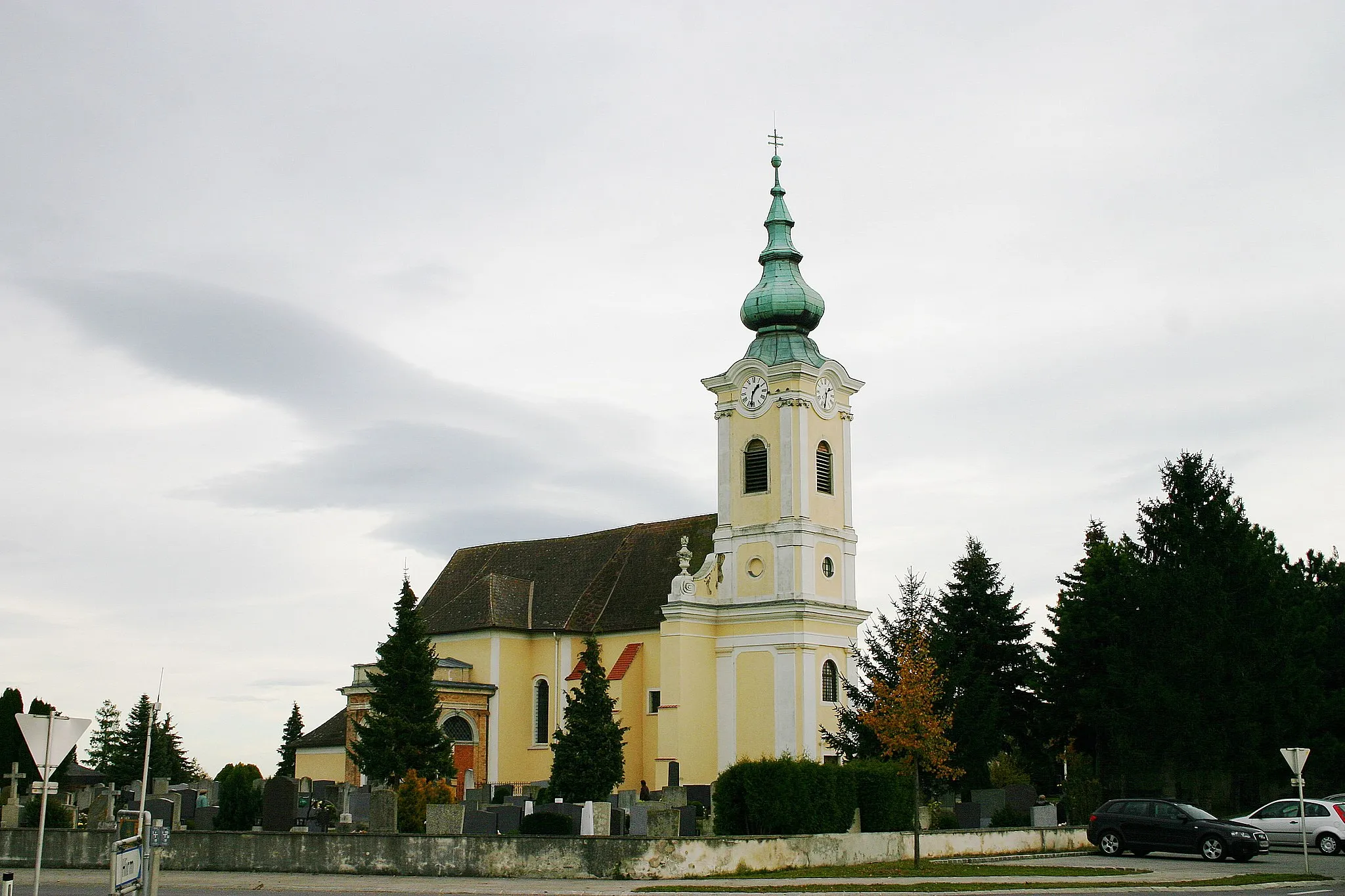 Photo showing: Zemendorf-Stöttera – römisch-katholische Pfarr- und Wallfahrtskirche „Mariae Himmelfahrt“ im Ortsteil Kleinfrauenhaid