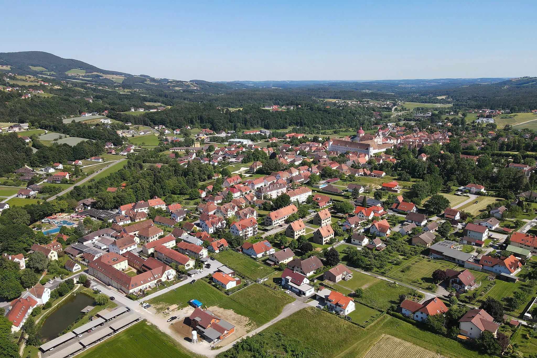 Photo showing: Aerial view of Pöllau, Austria.