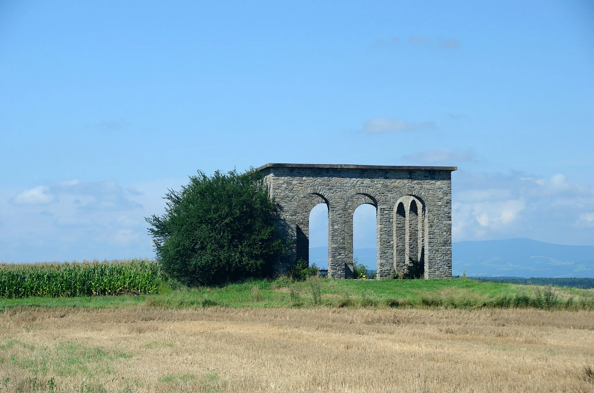 Photo showing: The Anschlussdenkmal in Oberschützen, Burgenland, was built in 1939 by the nationalsozialists after the Anschluss.