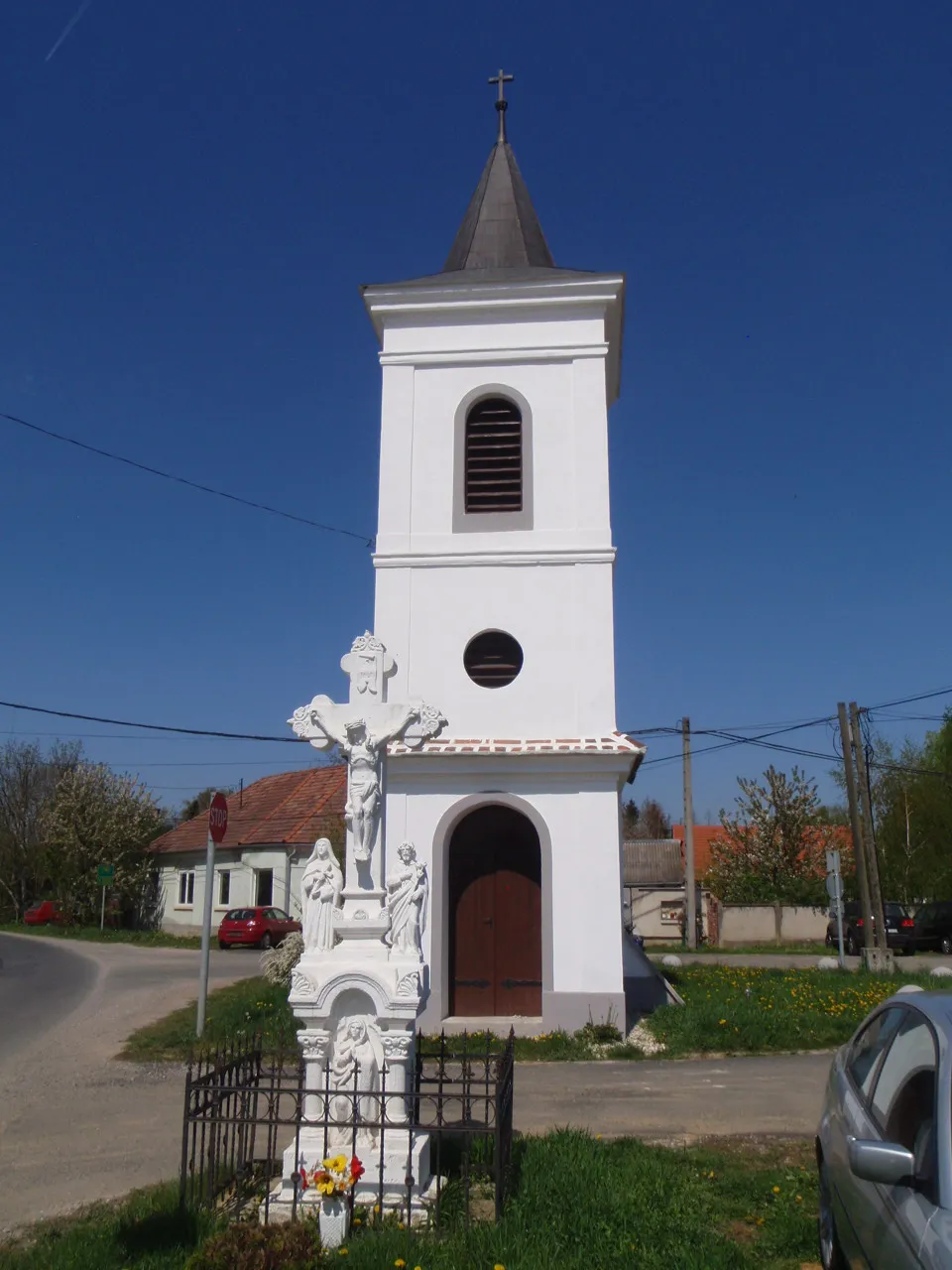 Photo showing: Körmend, Felsőberkifalu harangtorony és feszület