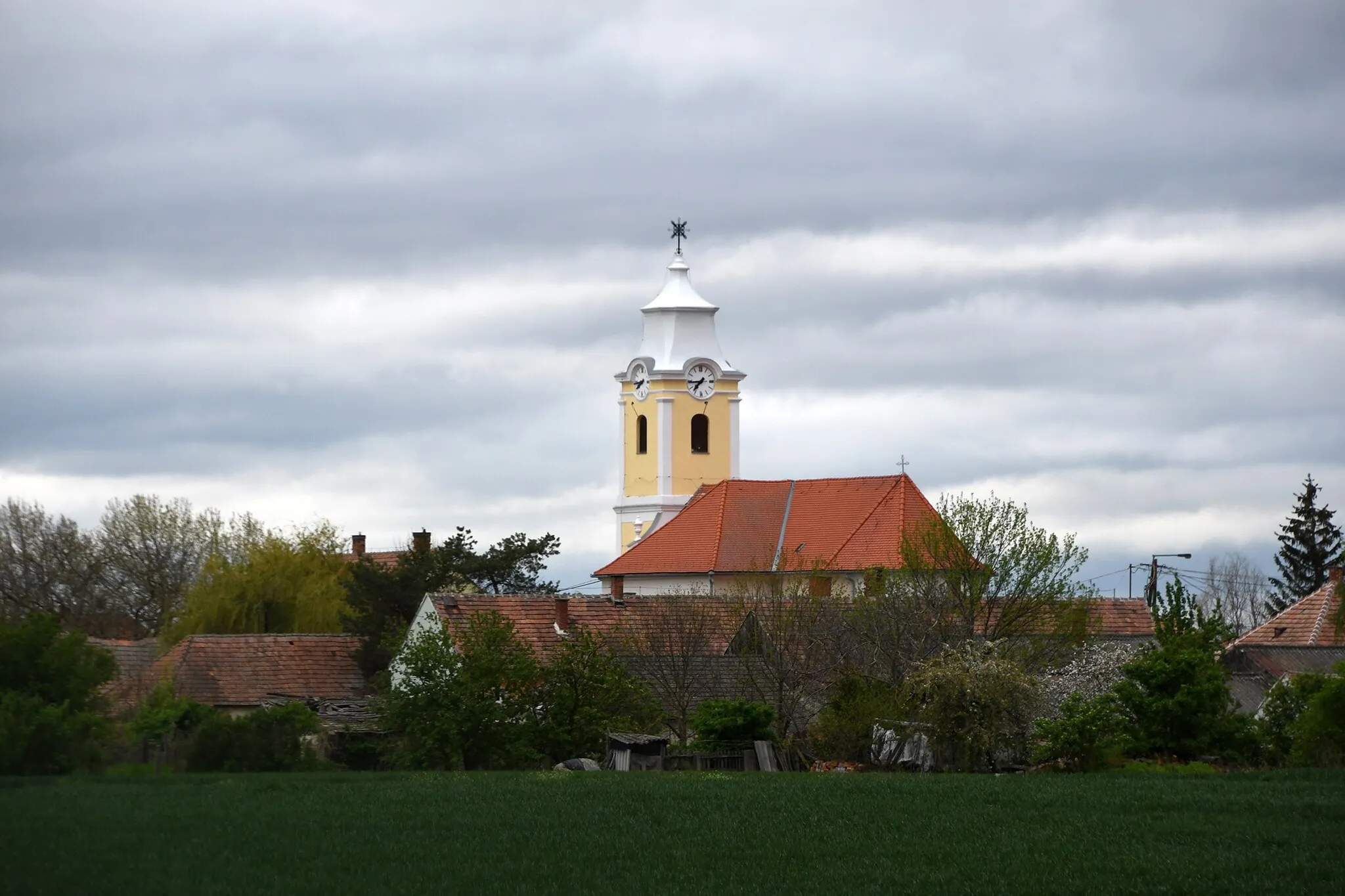 Photo showing: Roman Catholic church in Páli, Hungary