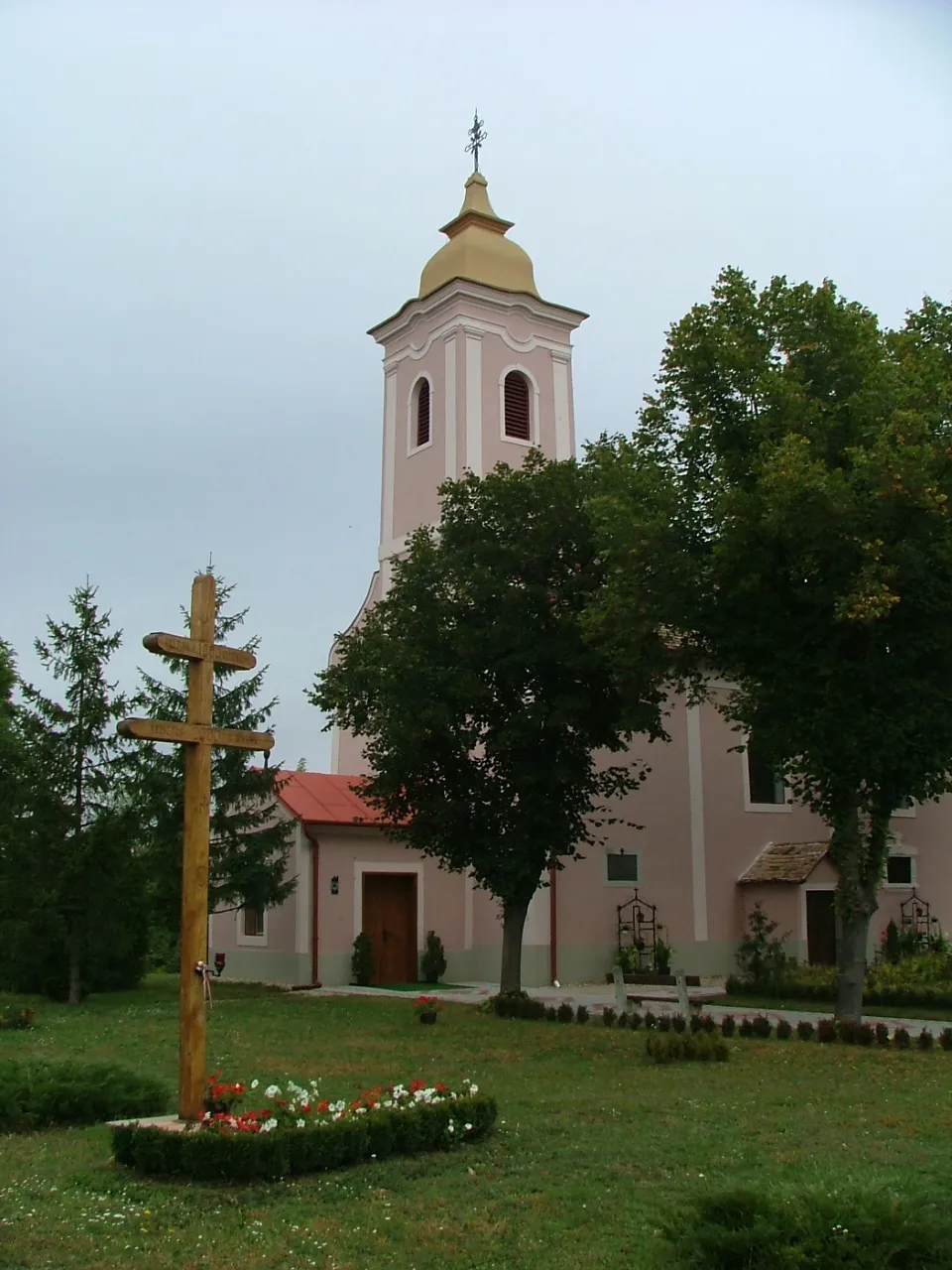 Photo showing: Roman catholic church in Csapod