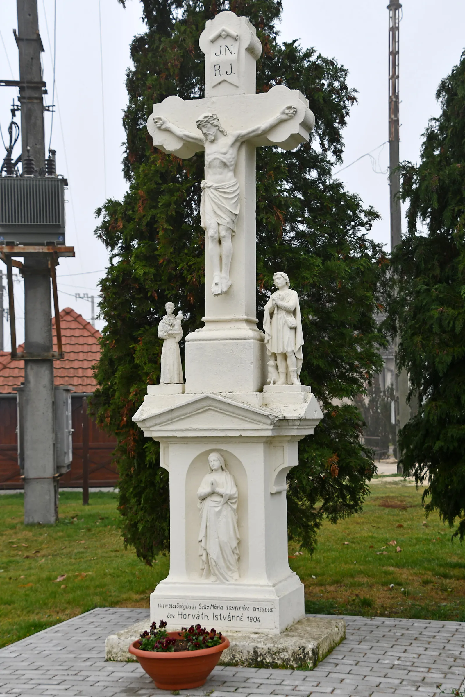 Photo showing: Stone crucifix in Csapod, Hungary
