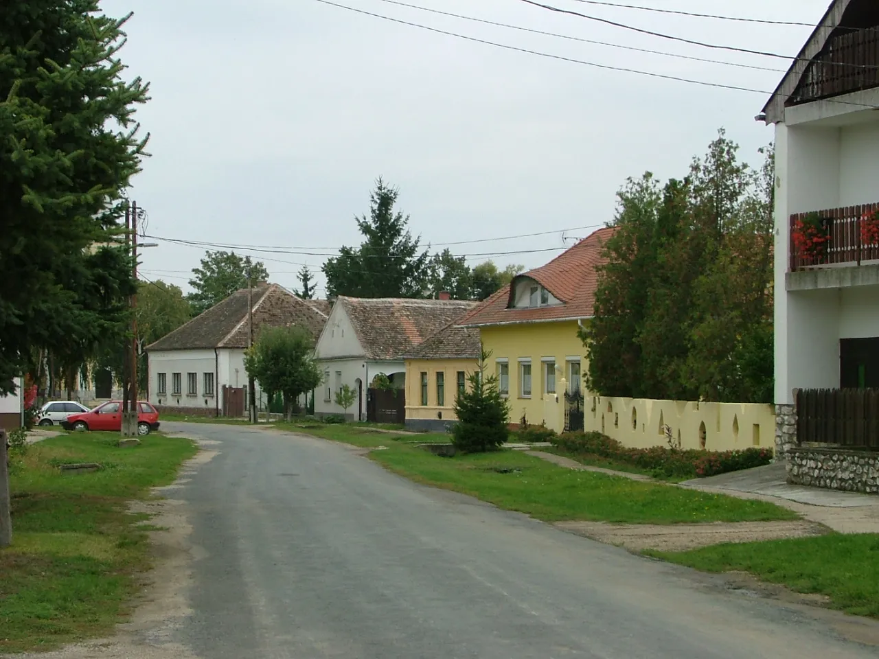 Photo showing: Ebergőc, street view