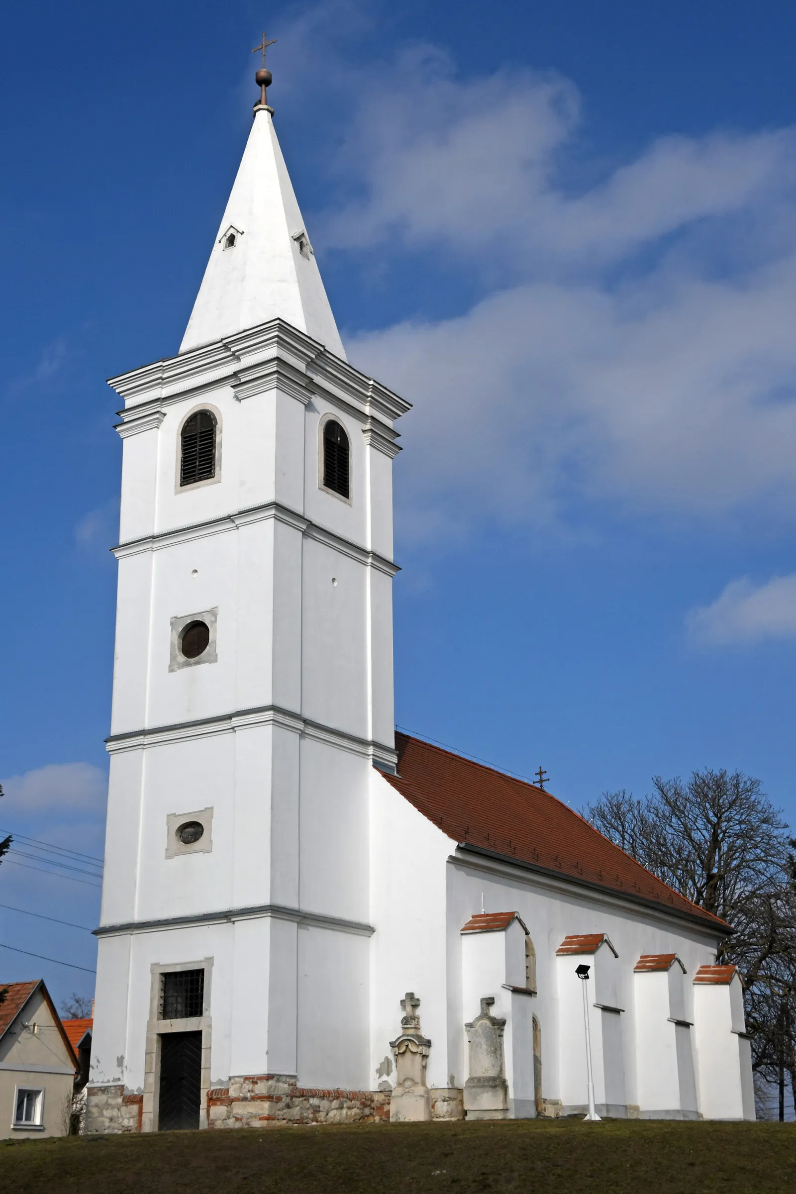 Photo showing: Roman Catholic church in Harka, Hungary