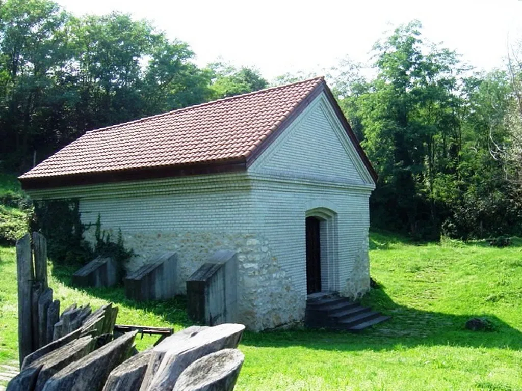 Photo showing: Temple of Mithras (Mithraeum) from the 3rd century near Fertőrákos (Hunagry)