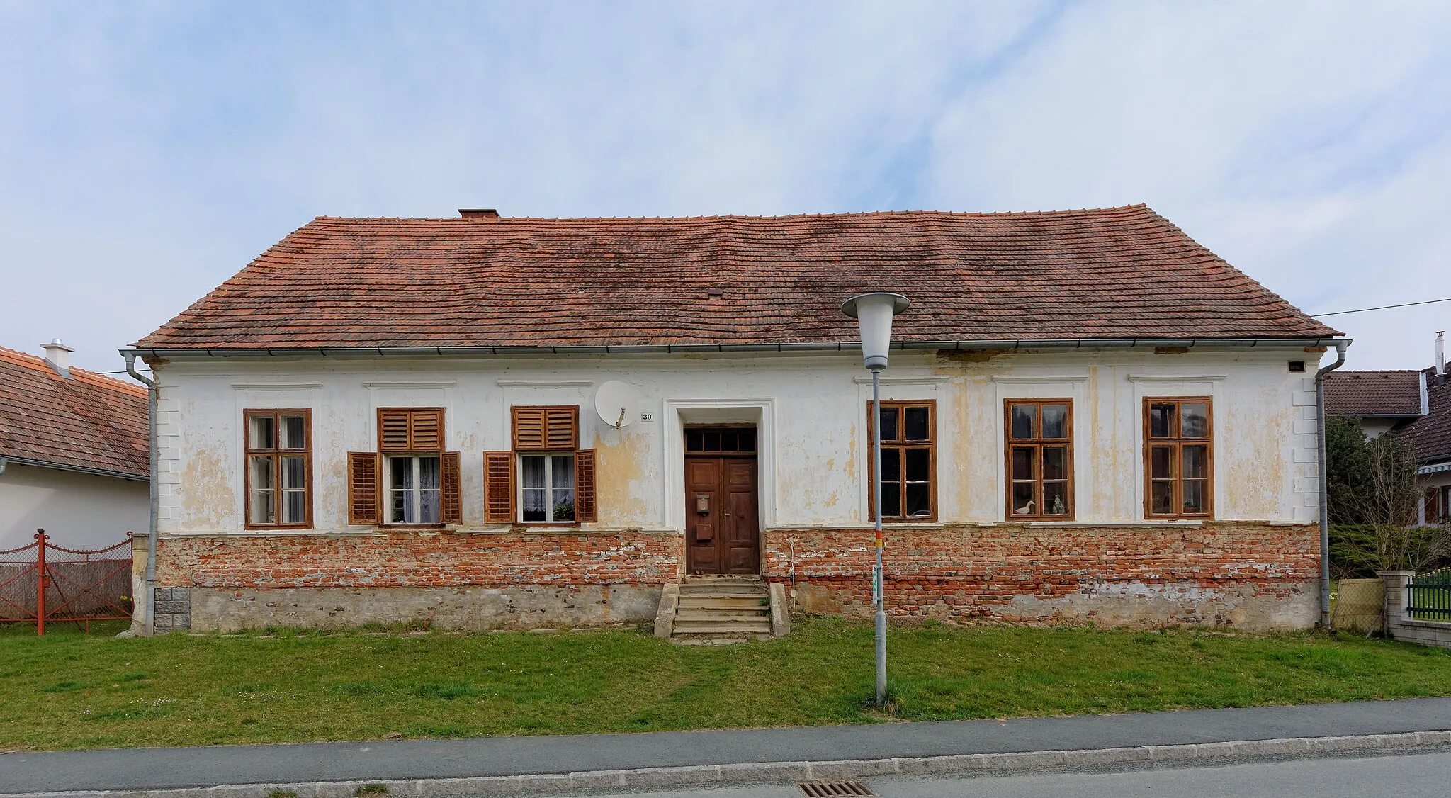 Photo showing: Former school in Neustift bei Güssing, Burgenland, Austria